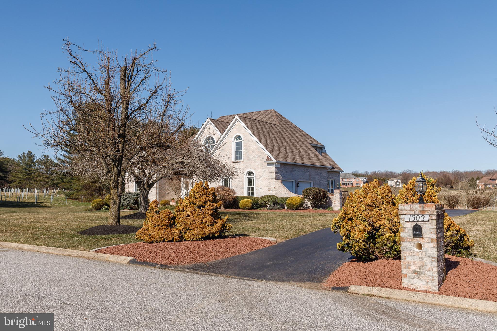 TODD LAKES - Residential