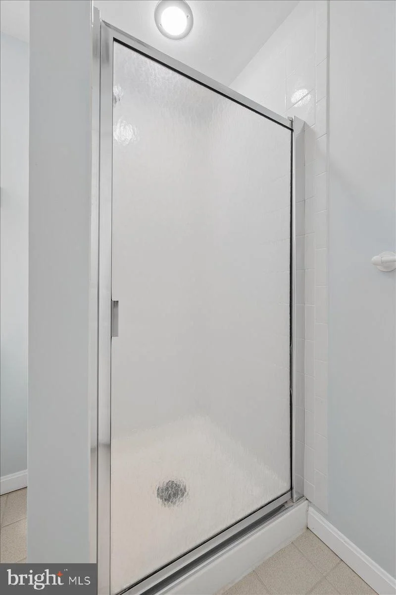 17032 Tom Fox Avenue, Poolesville, MD 20837 photo 2