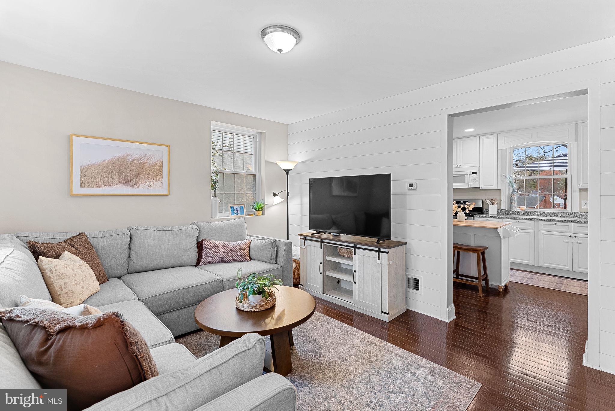 6910 FARRAGUT AVENUE