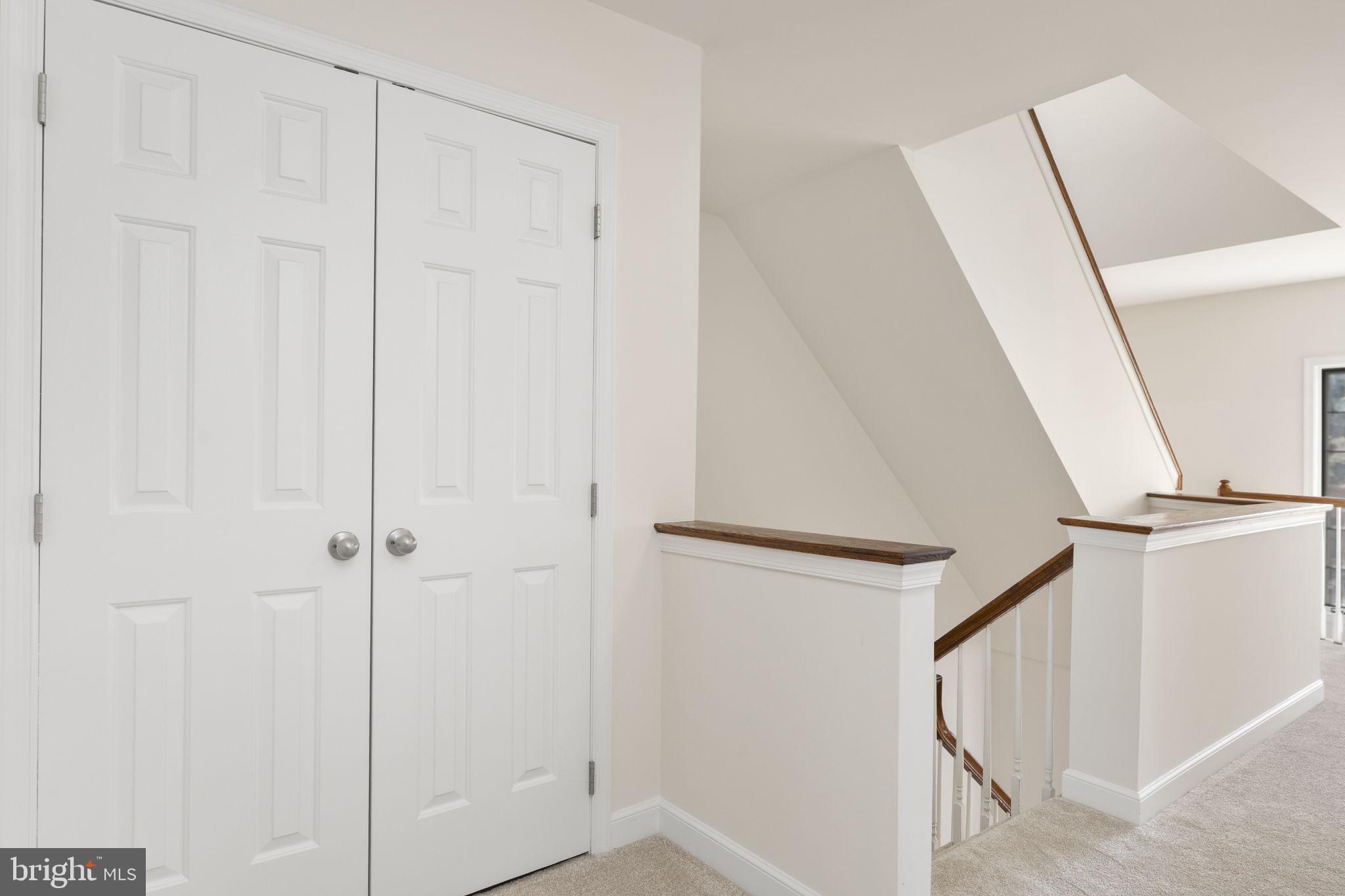 CAMBRIDGE CHASE - Residential