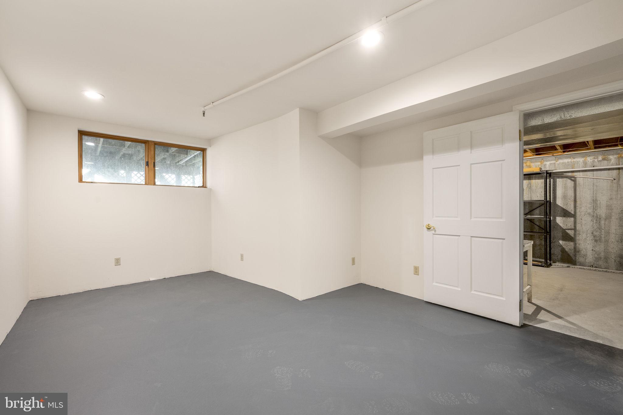 CAMBRIDGE CHASE - Residential