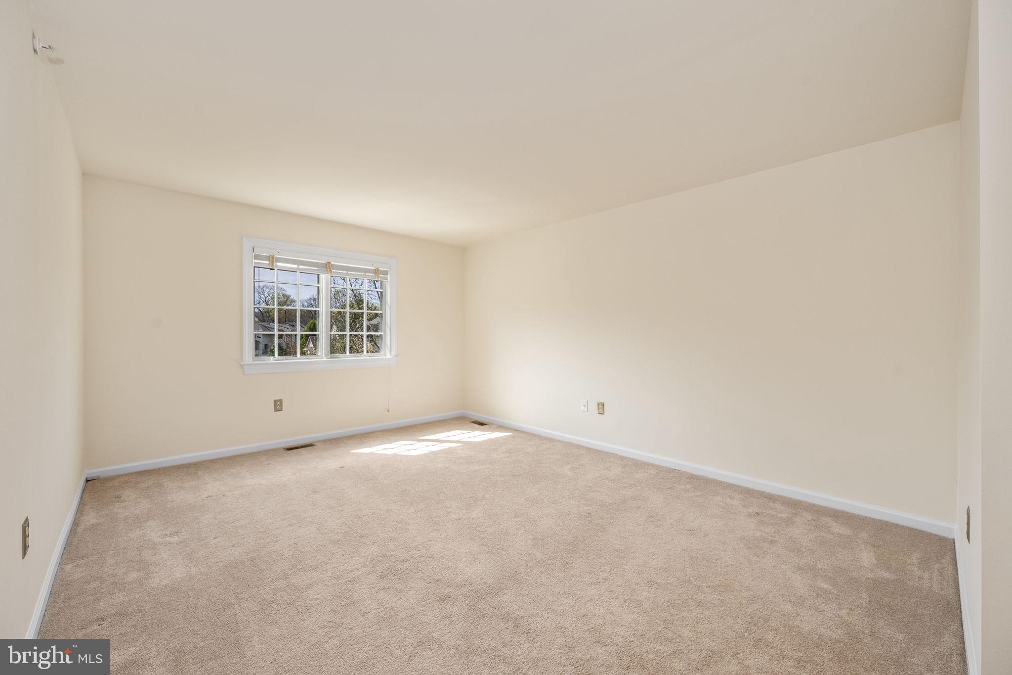 CAMBRIDGE CHASE - Residential