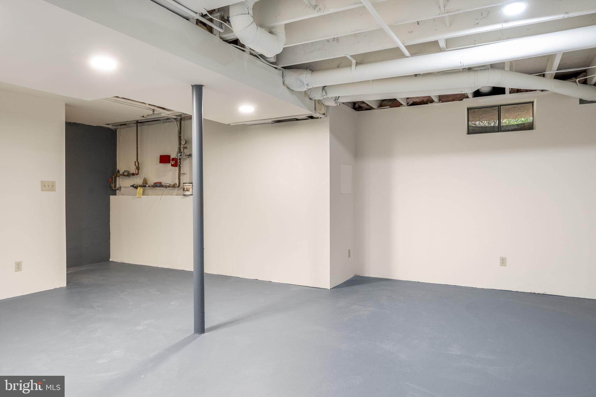 CAMBRIDGE CHASE - Residential