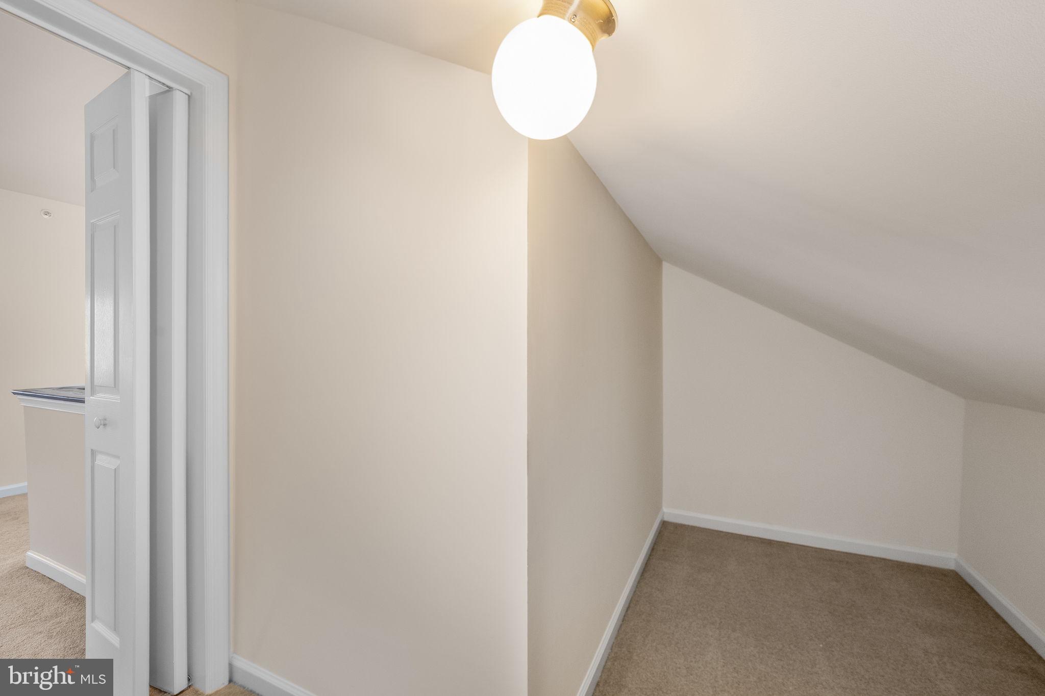 CAMBRIDGE CHASE - Residential