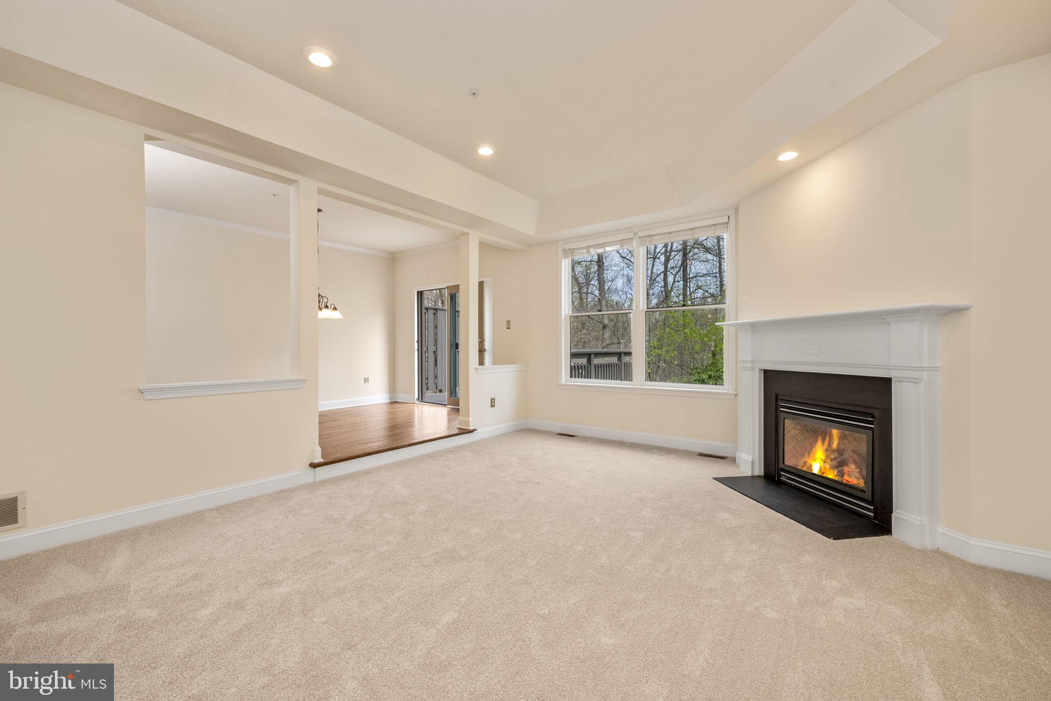 CAMBRIDGE CHASE - Residential