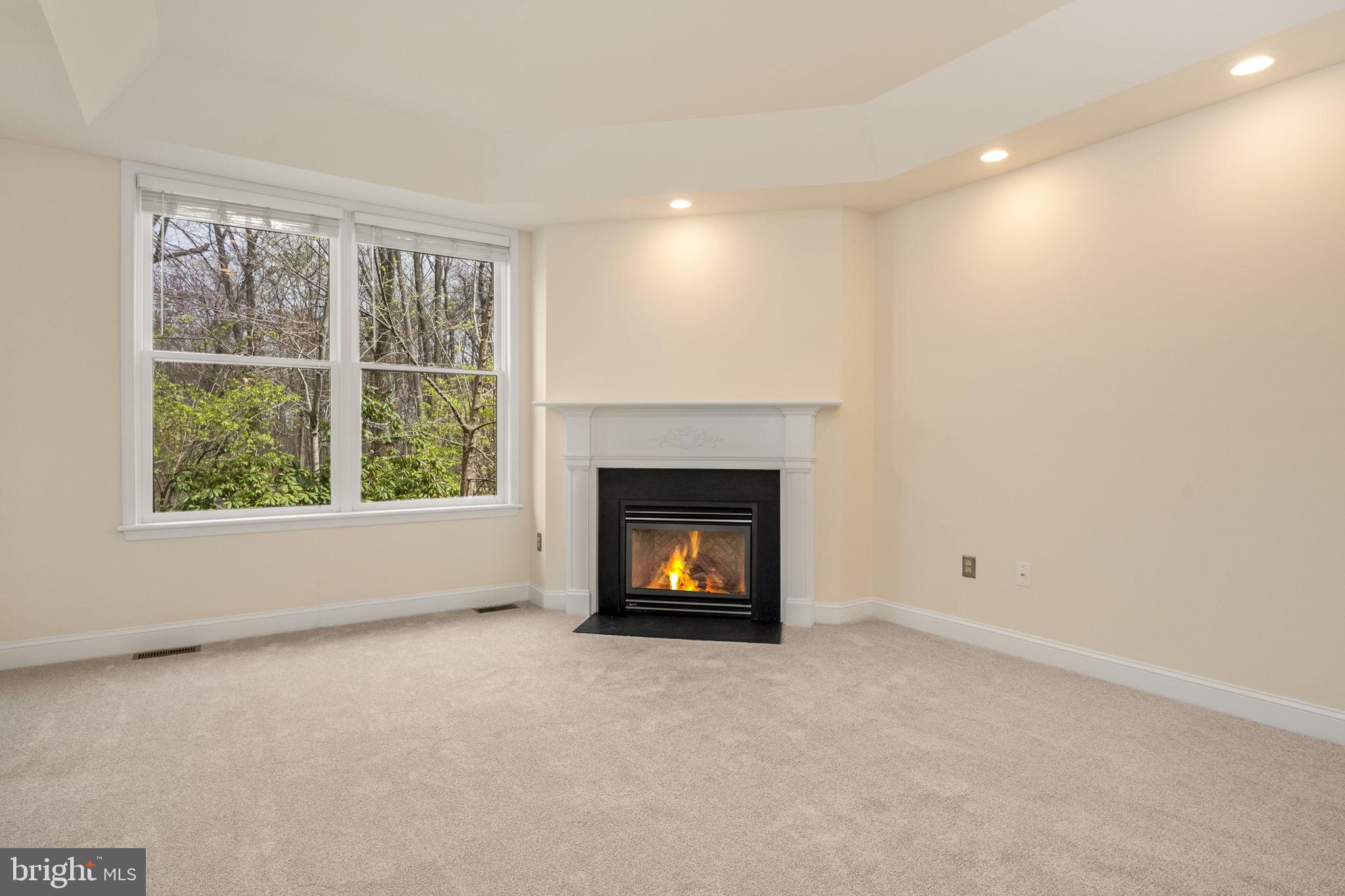 CAMBRIDGE CHASE - Residential