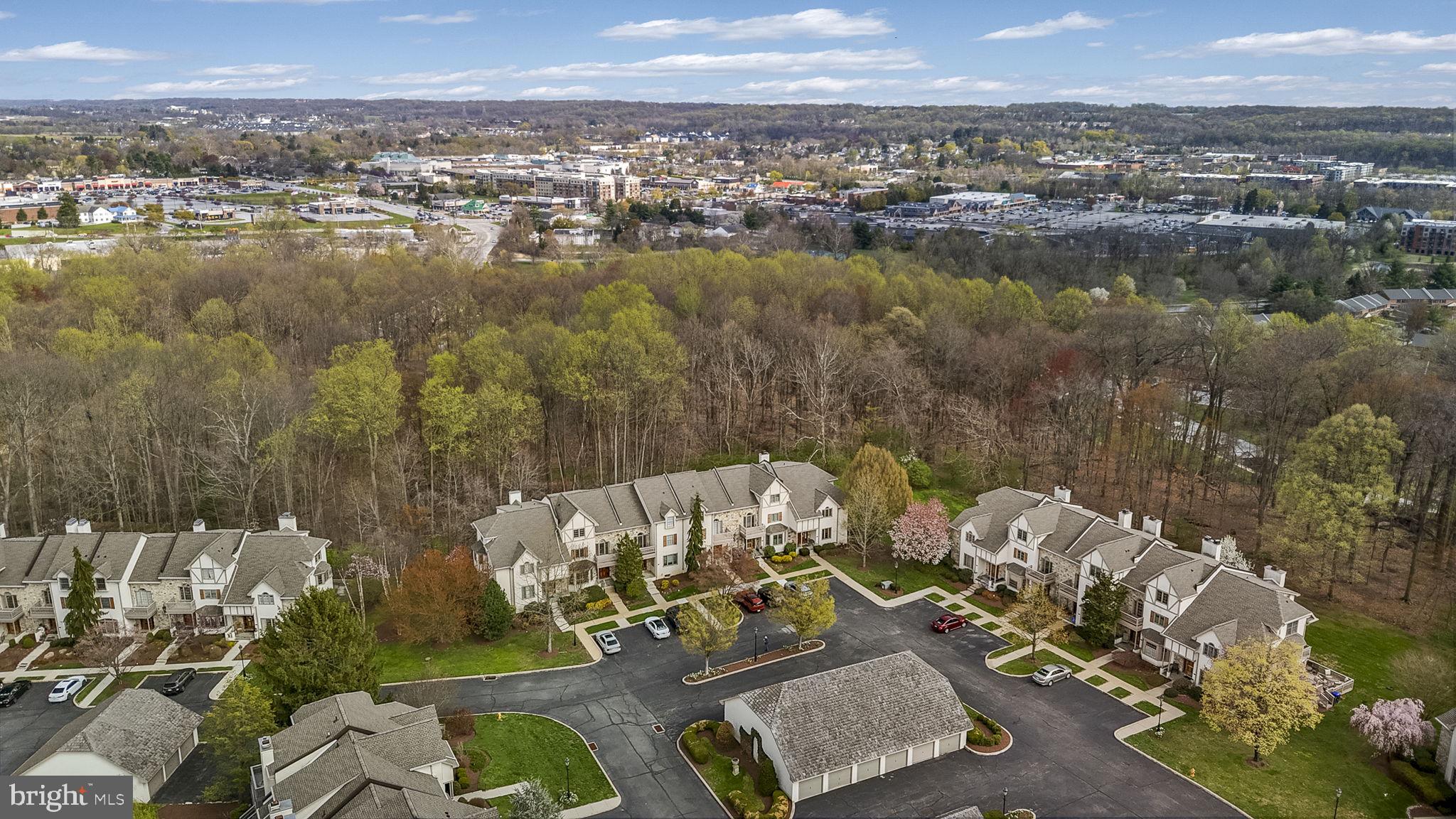 CAMBRIDGE CHASE - Residential