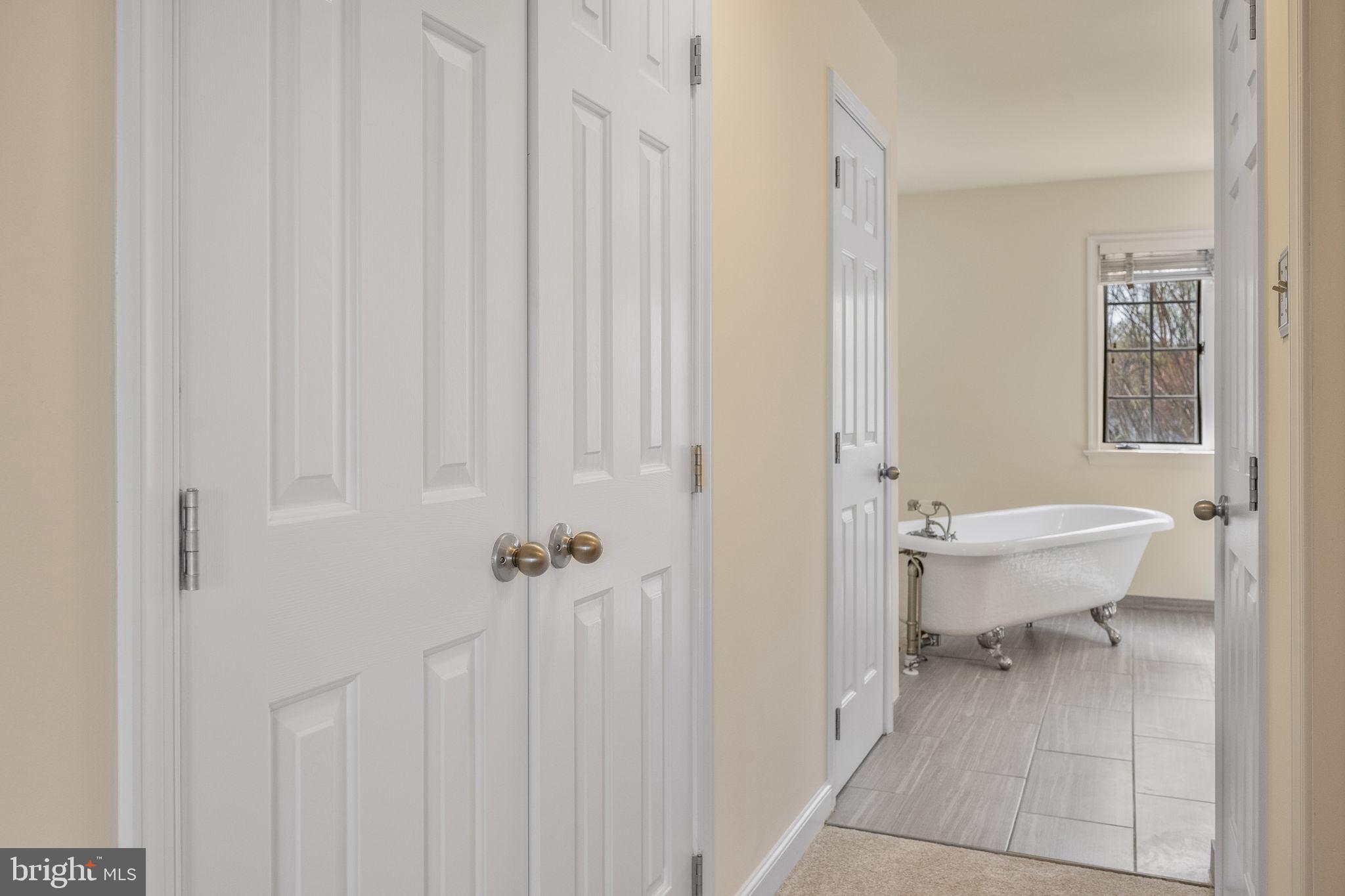 CAMBRIDGE CHASE - Residential