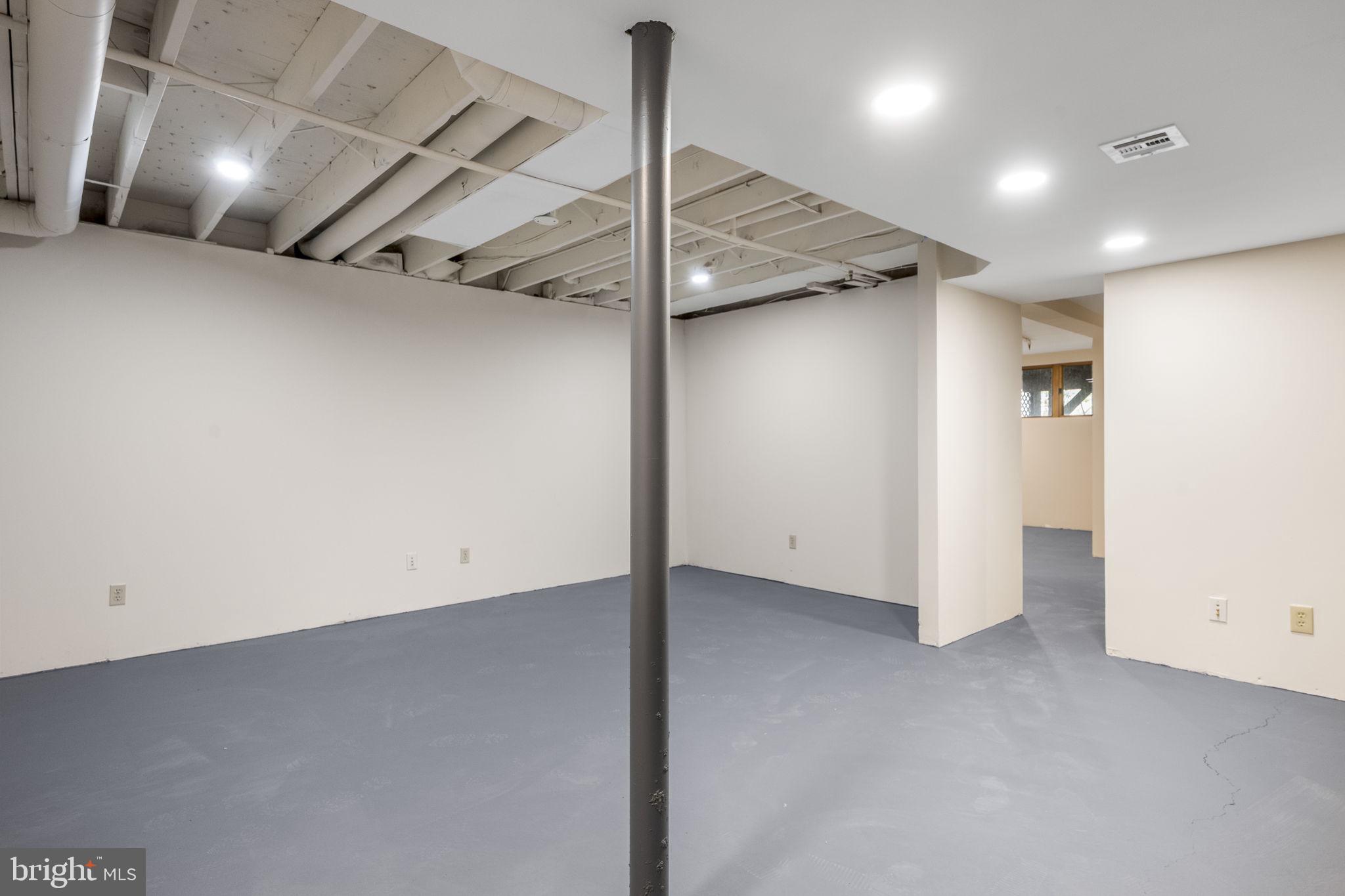 CAMBRIDGE CHASE - Residential