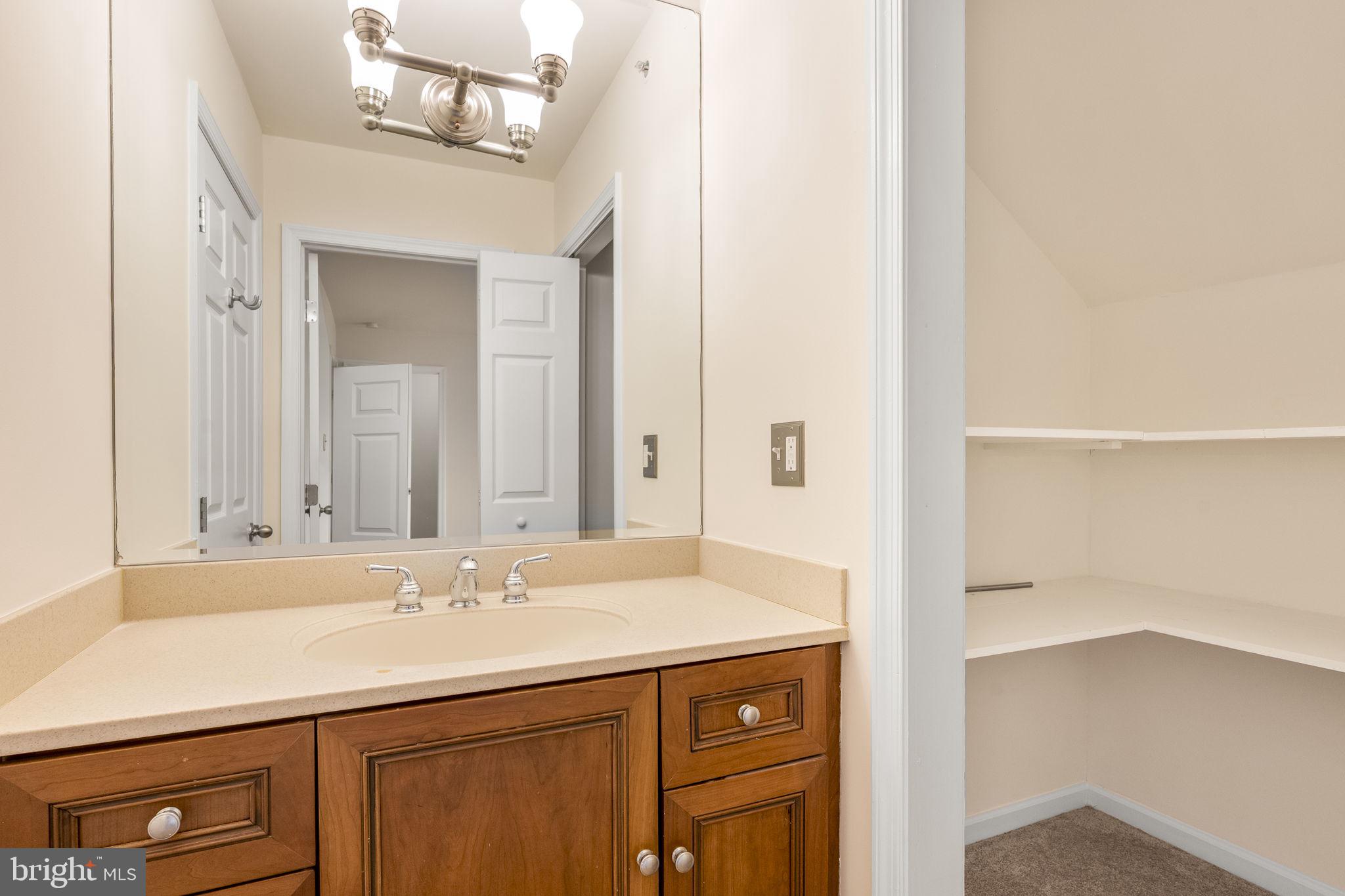 CAMBRIDGE CHASE - Residential