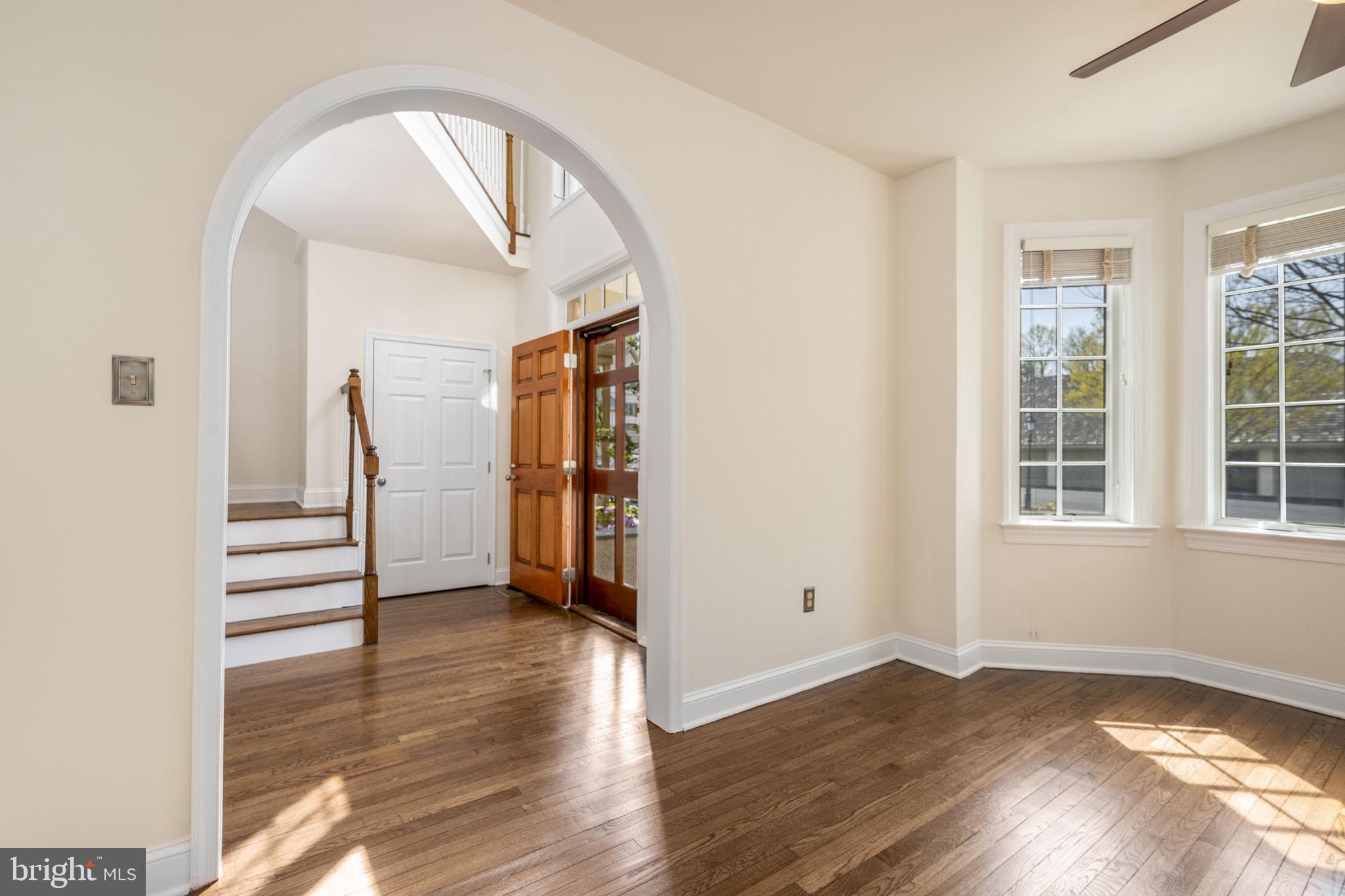 CAMBRIDGE CHASE - Residential