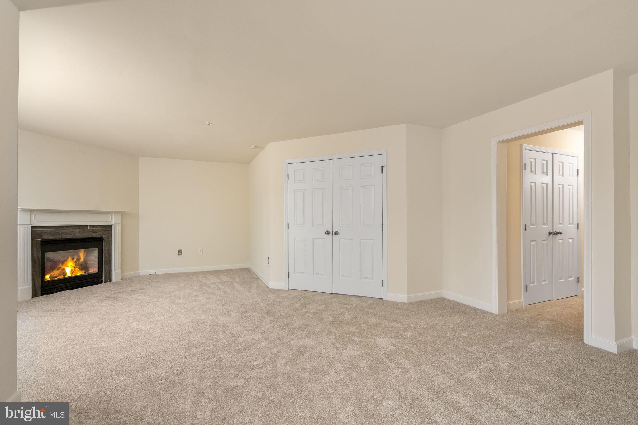 CAMBRIDGE CHASE - Residential