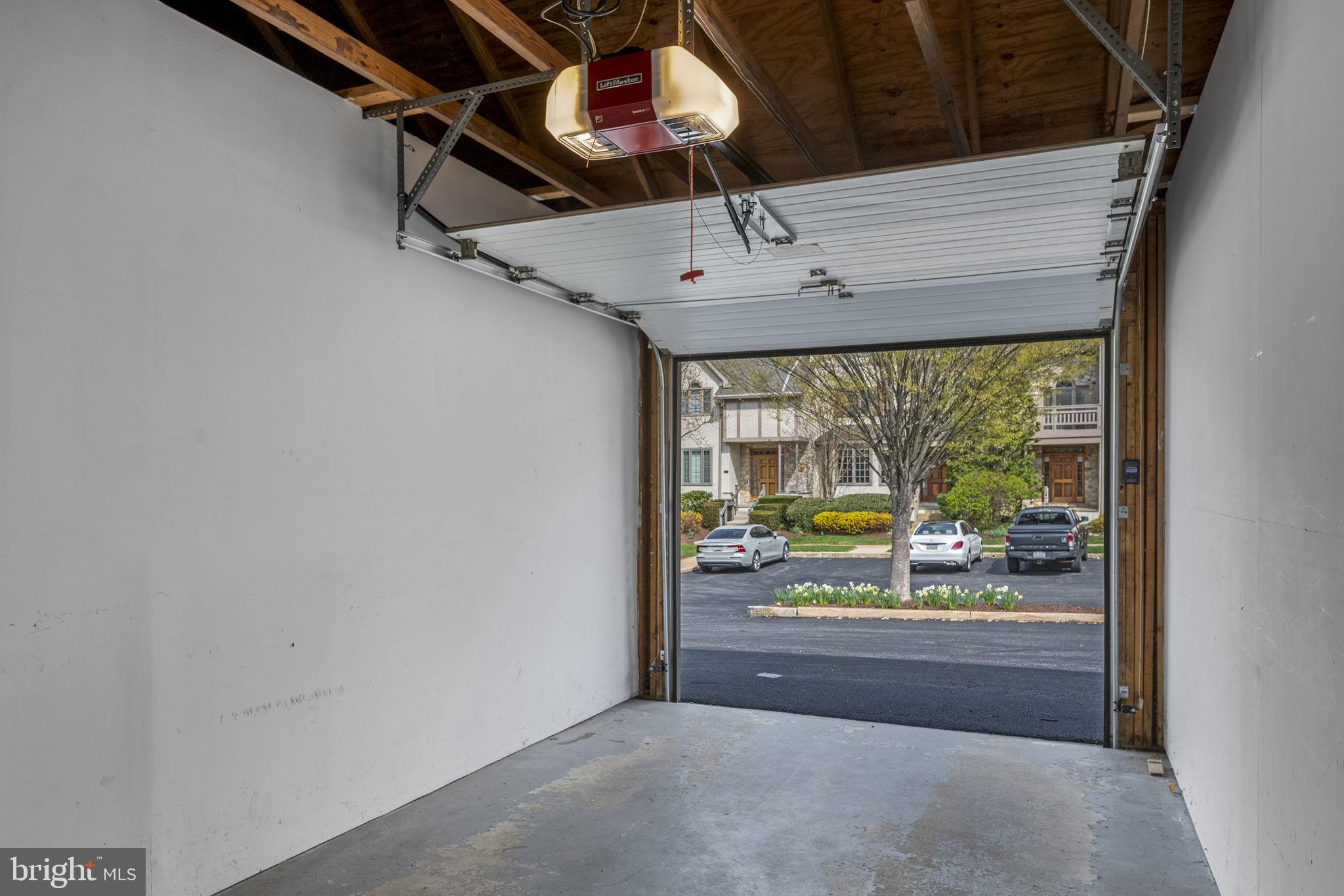 CAMBRIDGE CHASE - Residential