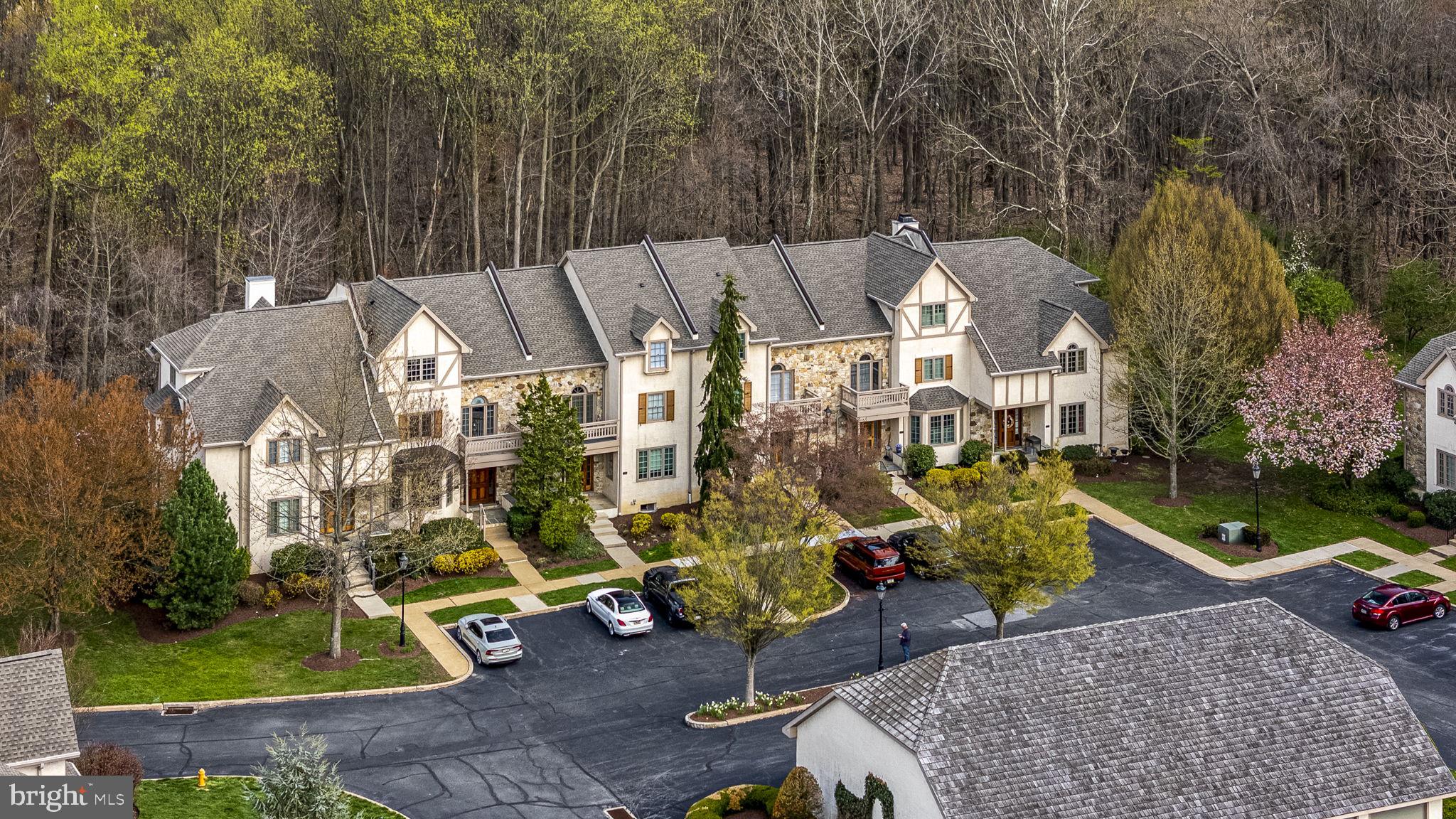 CAMBRIDGE CHASE - Residential