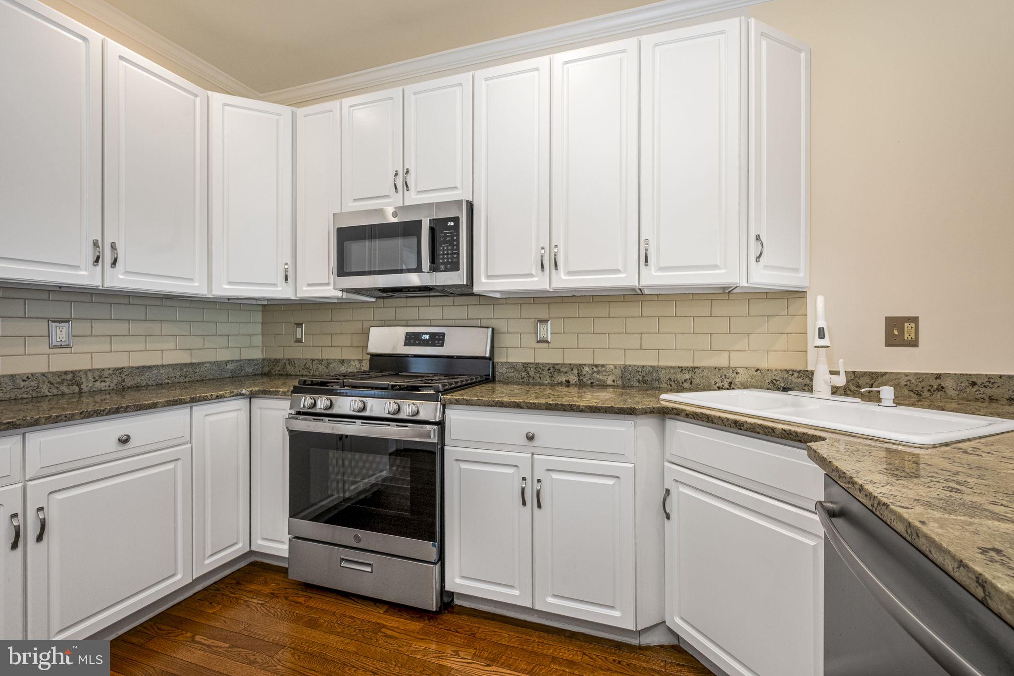 CAMBRIDGE CHASE - Residential