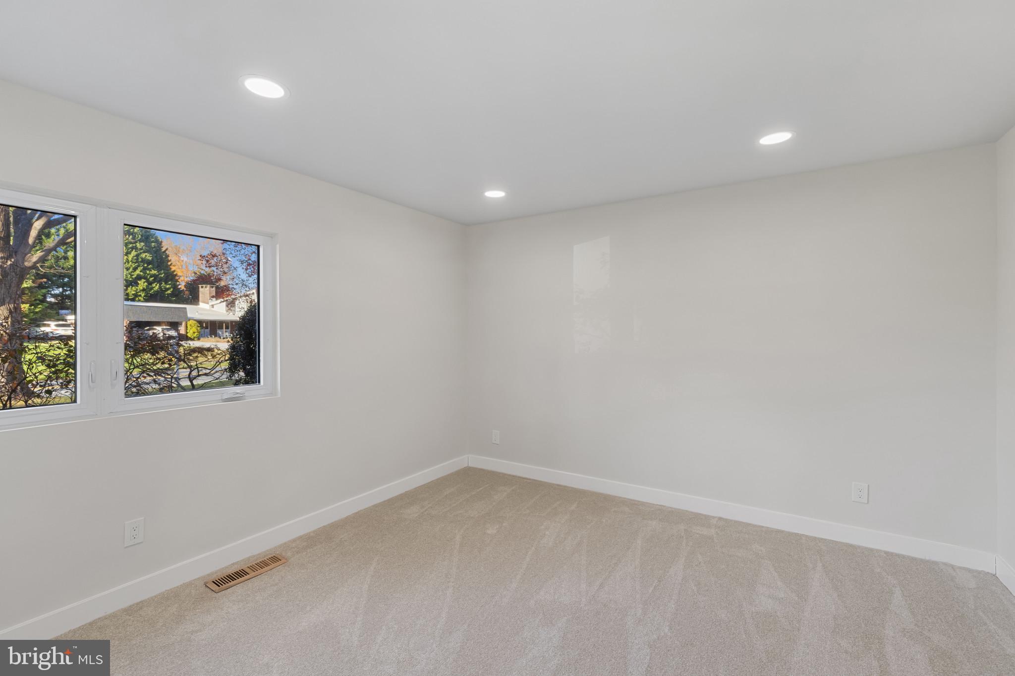 LONGMEADOW AT GARRISON - Residential