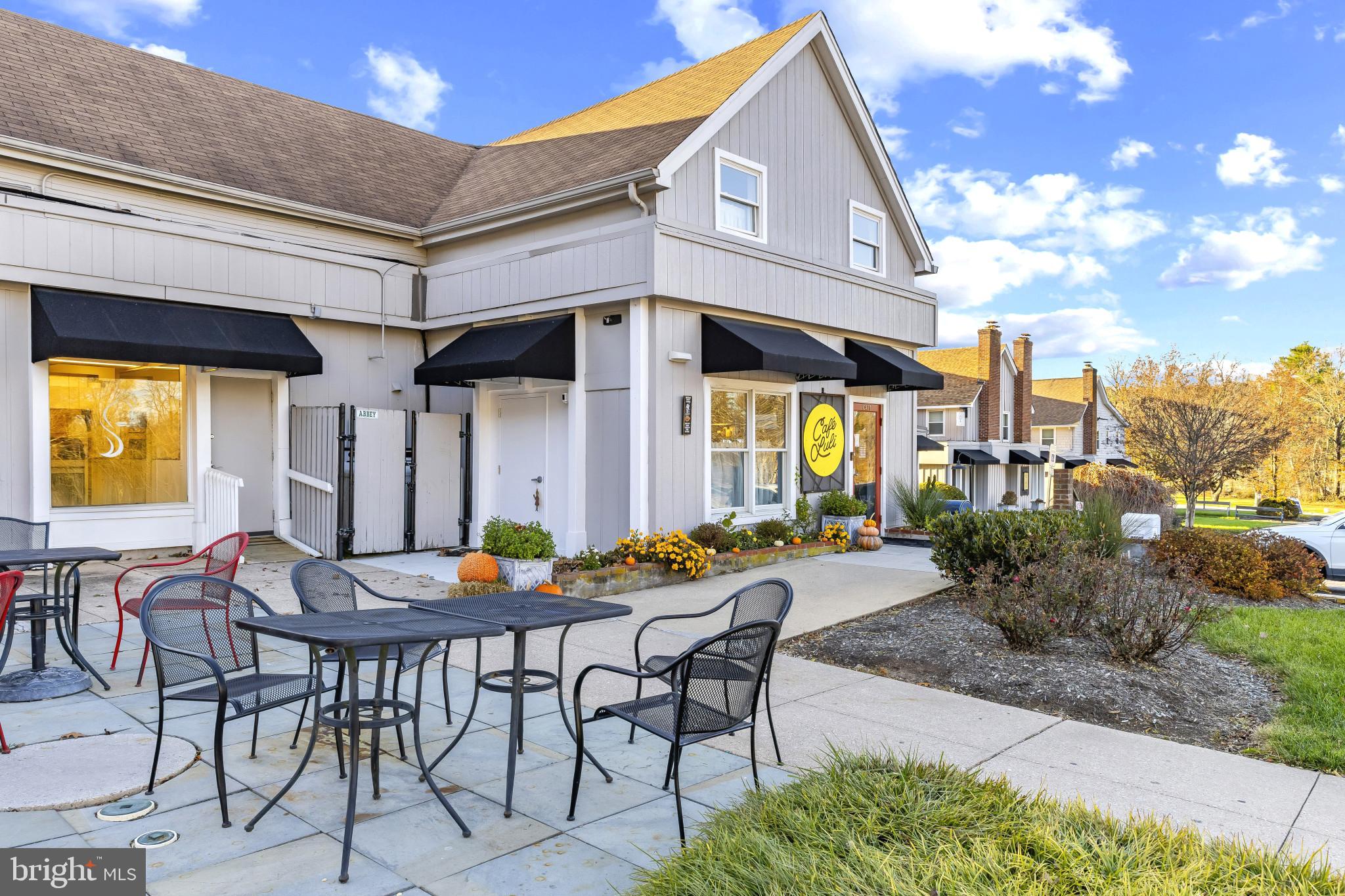 LONGMEADOW AT GARRISON - Residential