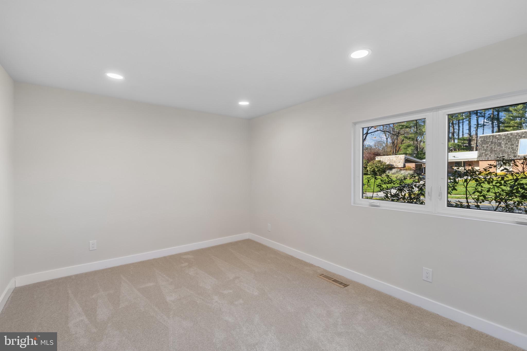 LONGMEADOW AT GARRISON - Residential