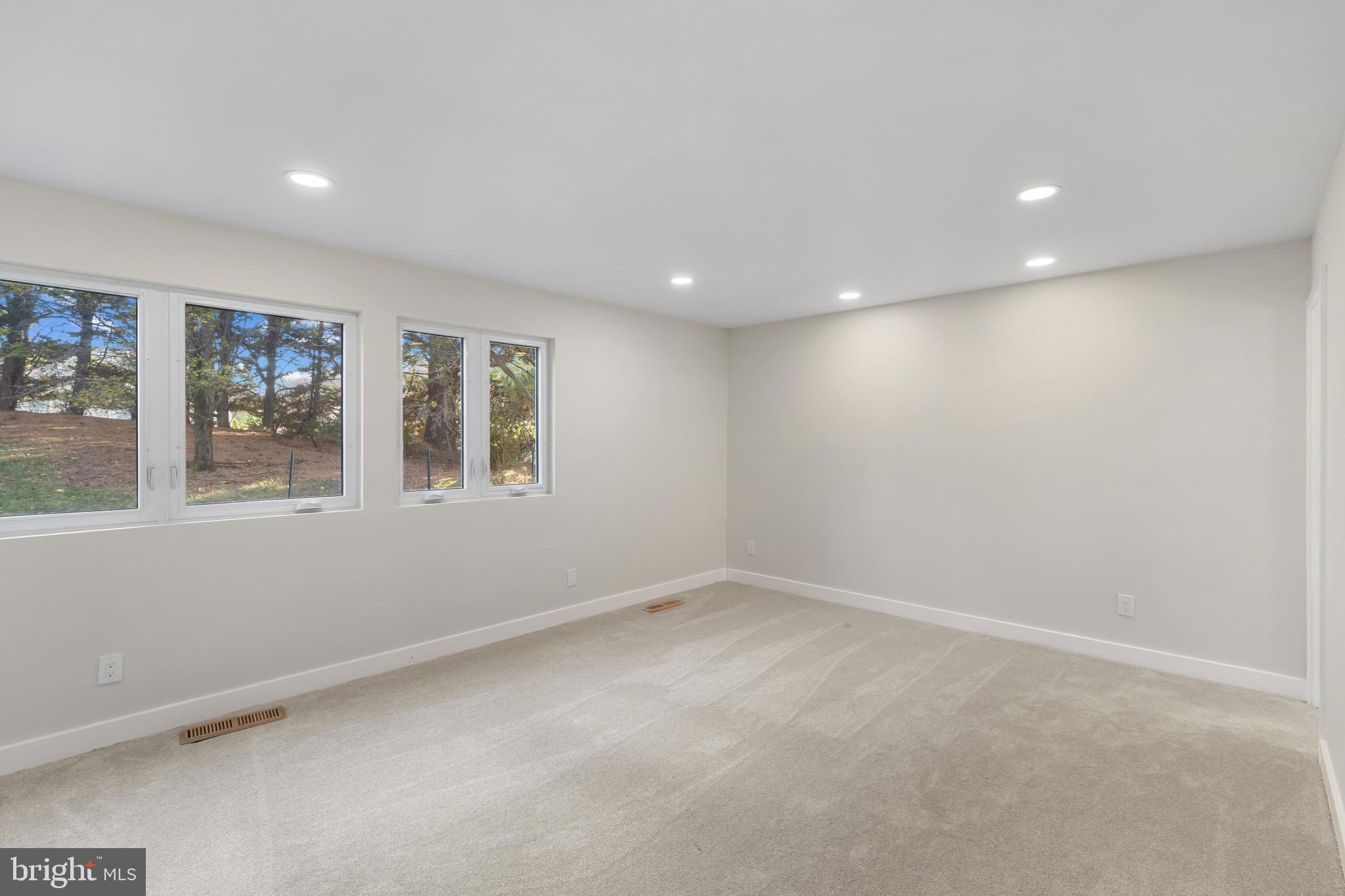 LONGMEADOW AT GARRISON - Residential