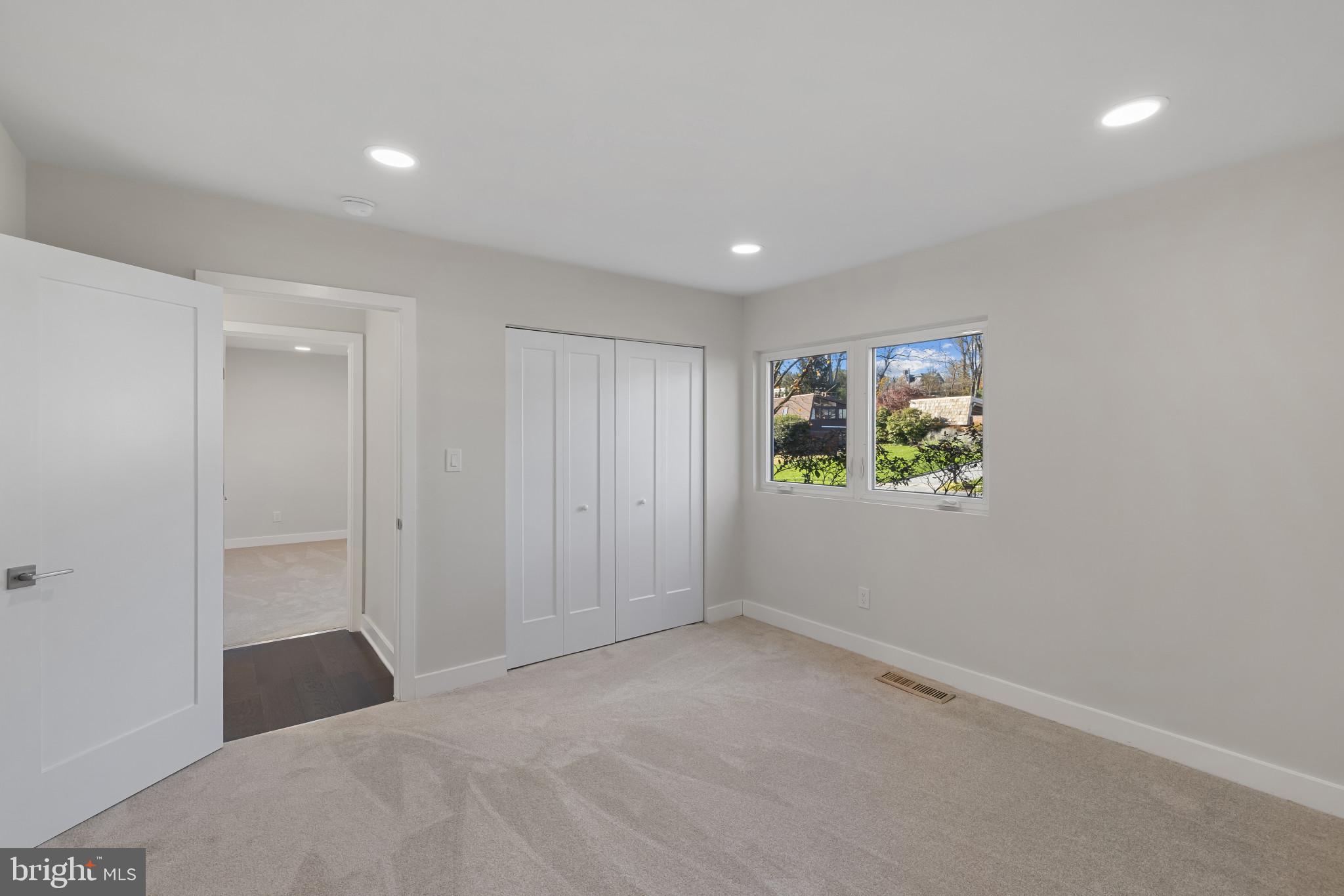 LONGMEADOW AT GARRISON - Residential