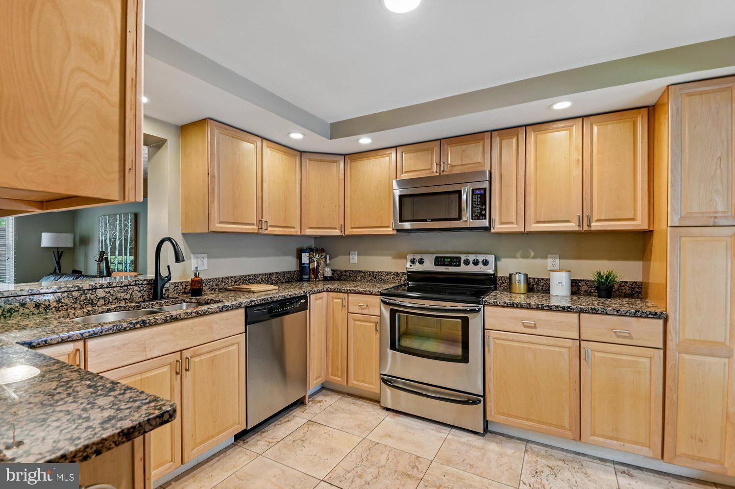 OAKMONT - Residential