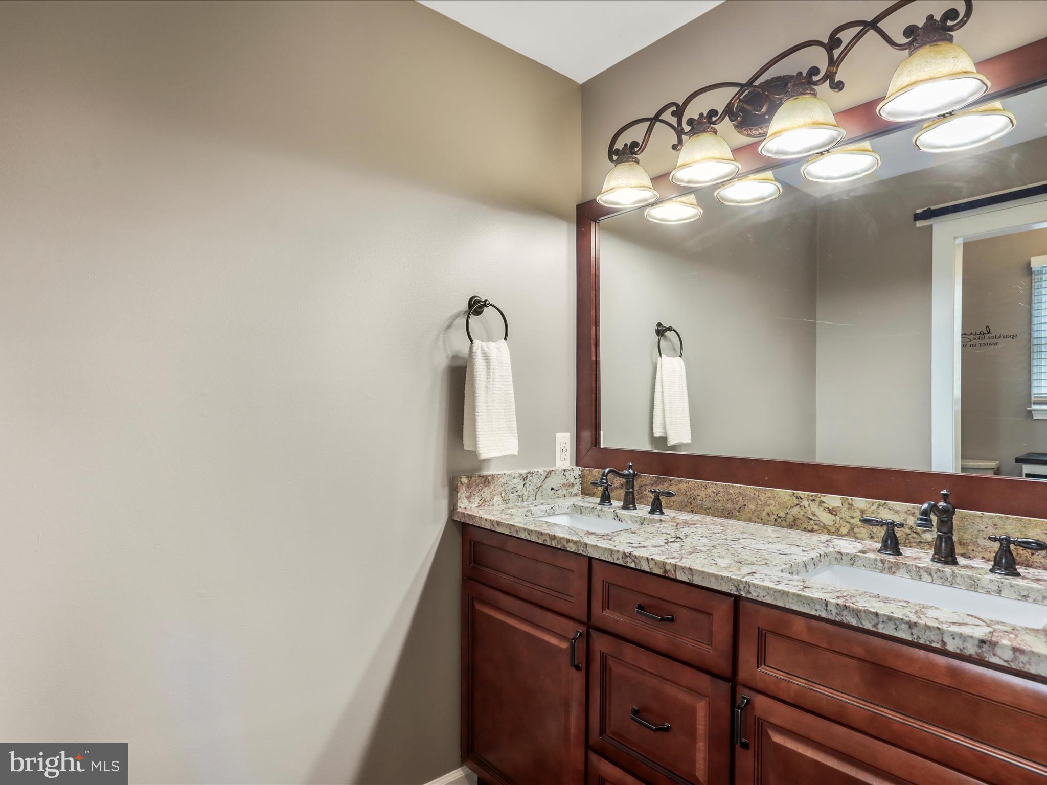 PROMISE LAND - Residential