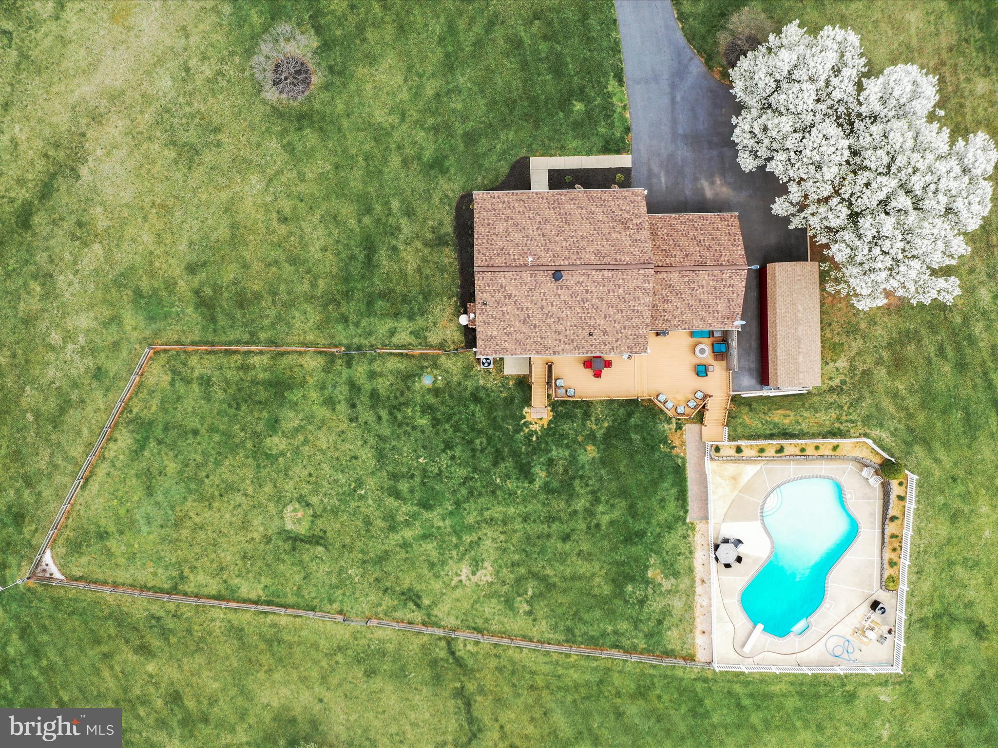 PROMISE LAND - Residential