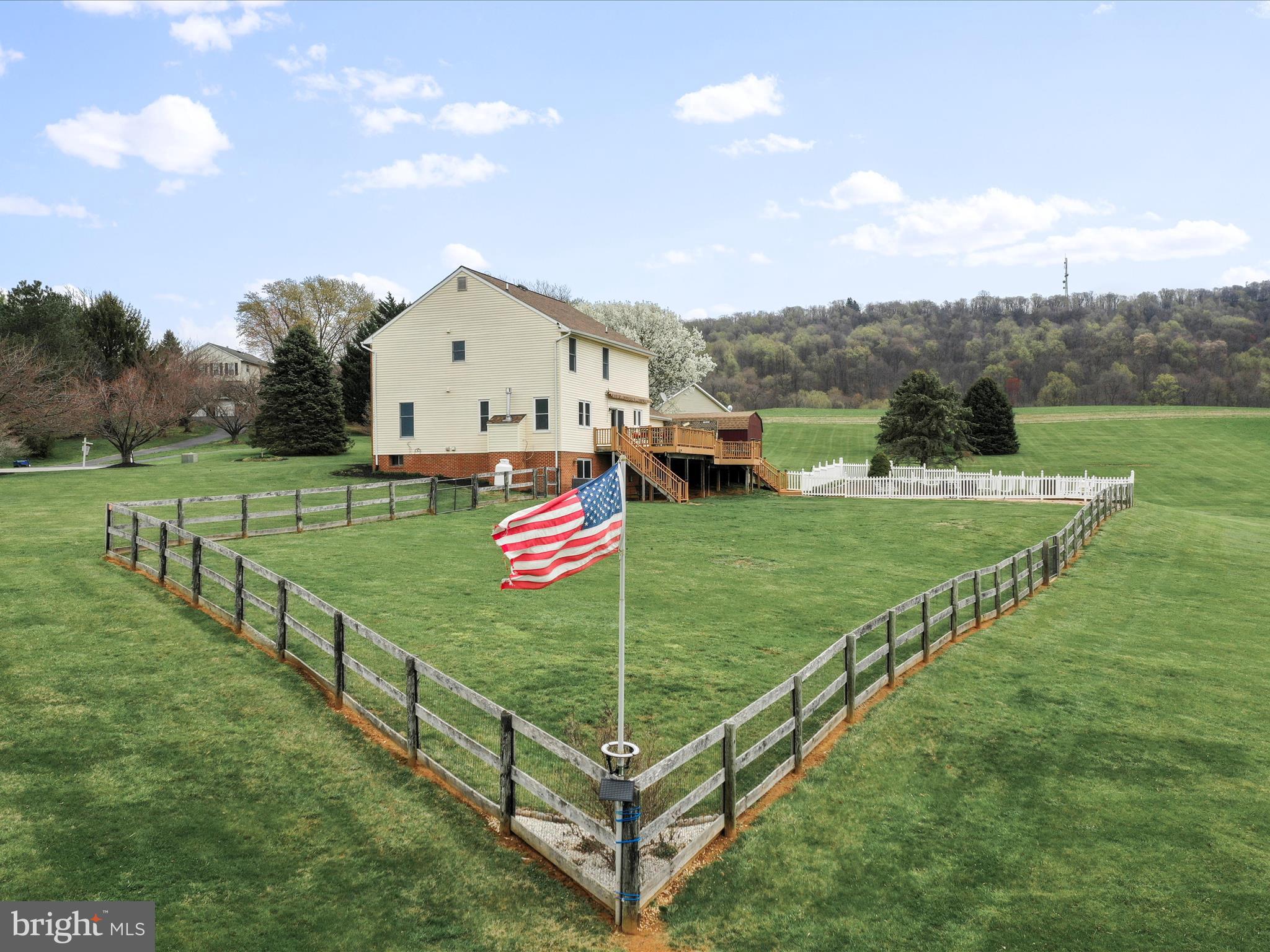 PROMISE LAND - Residential