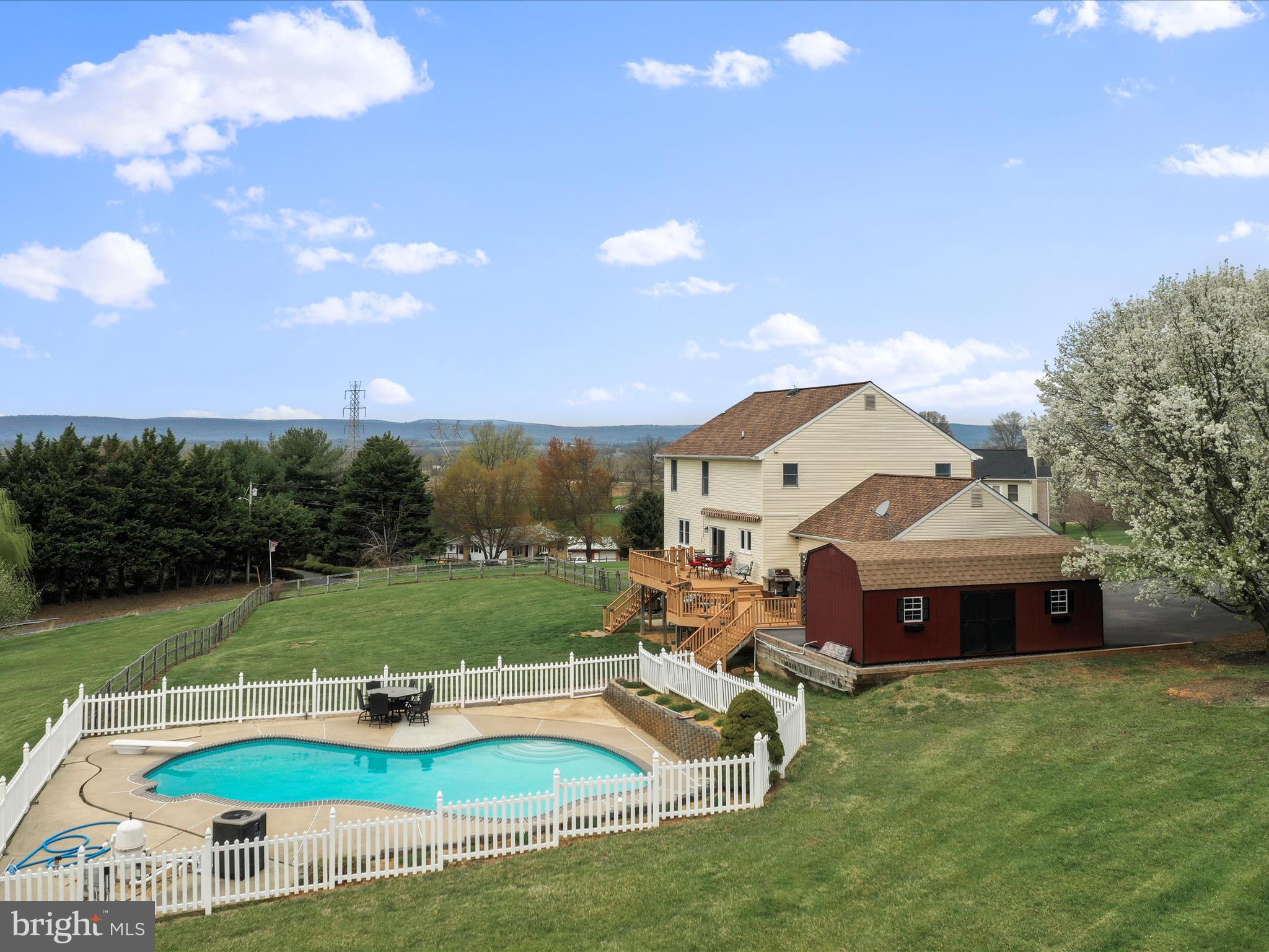 PROMISE LAND - Residential