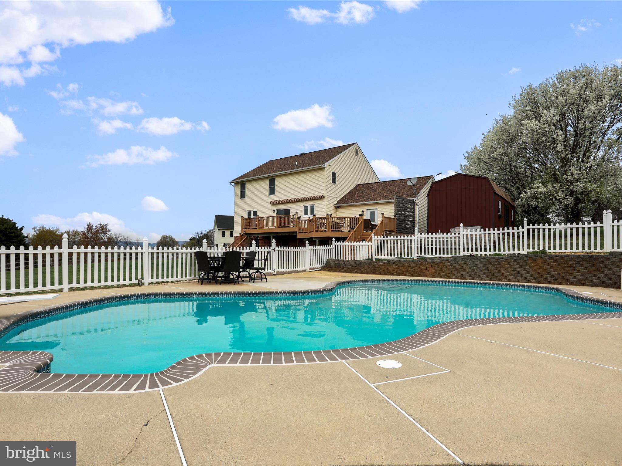 PROMISE LAND - Residential