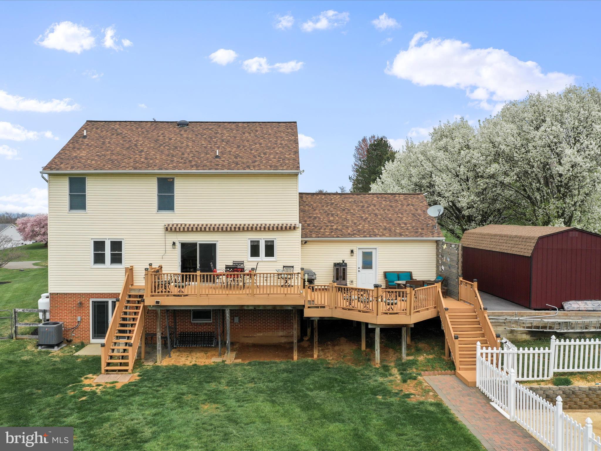 PROMISE LAND - Residential