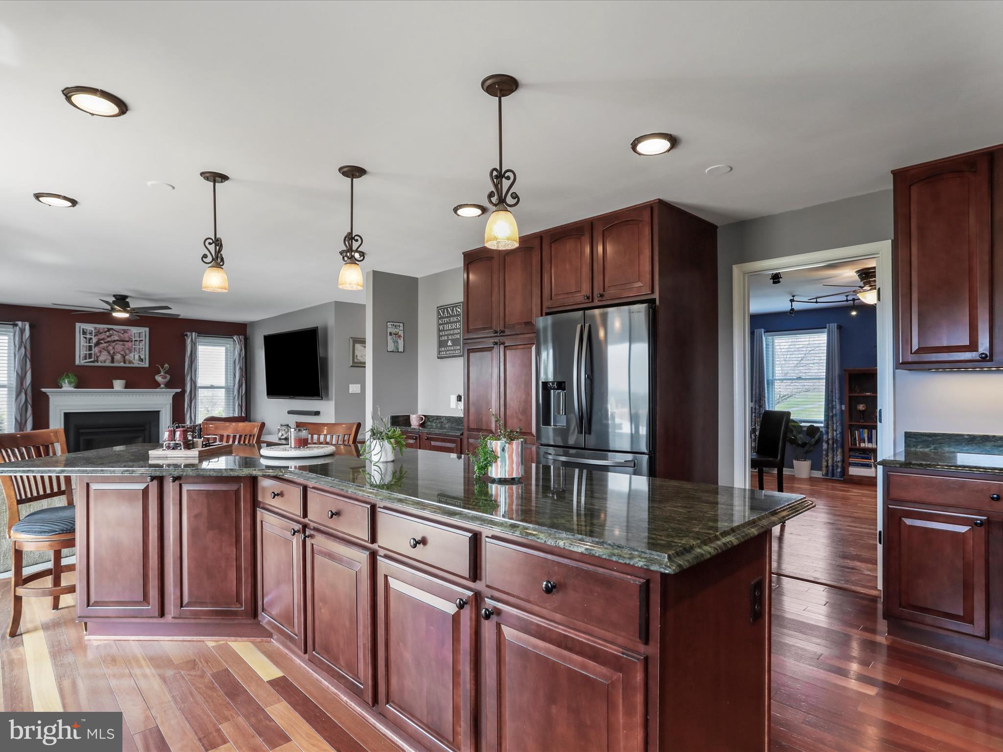 PROMISE LAND - Residential