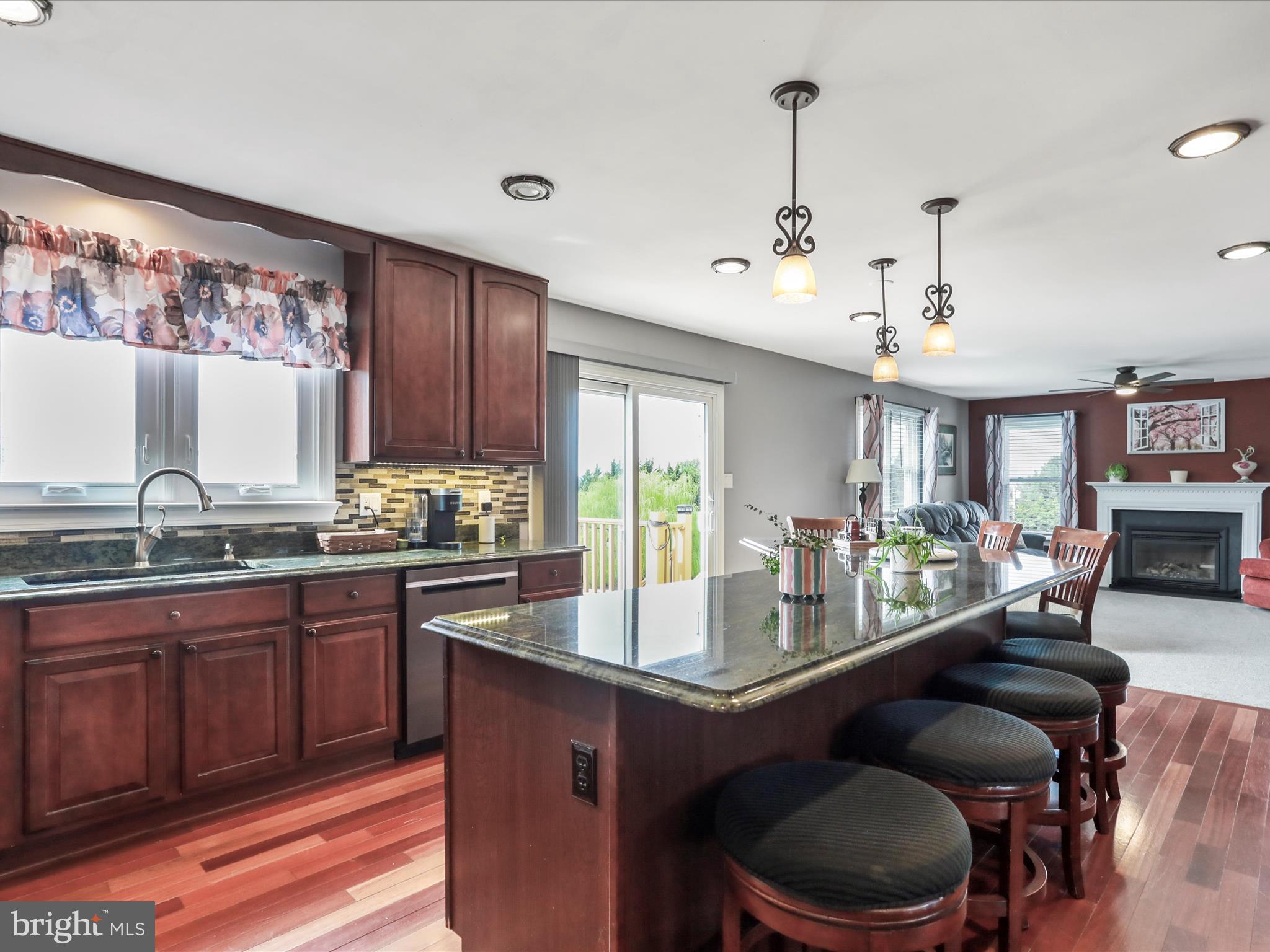 PROMISE LAND - Residential