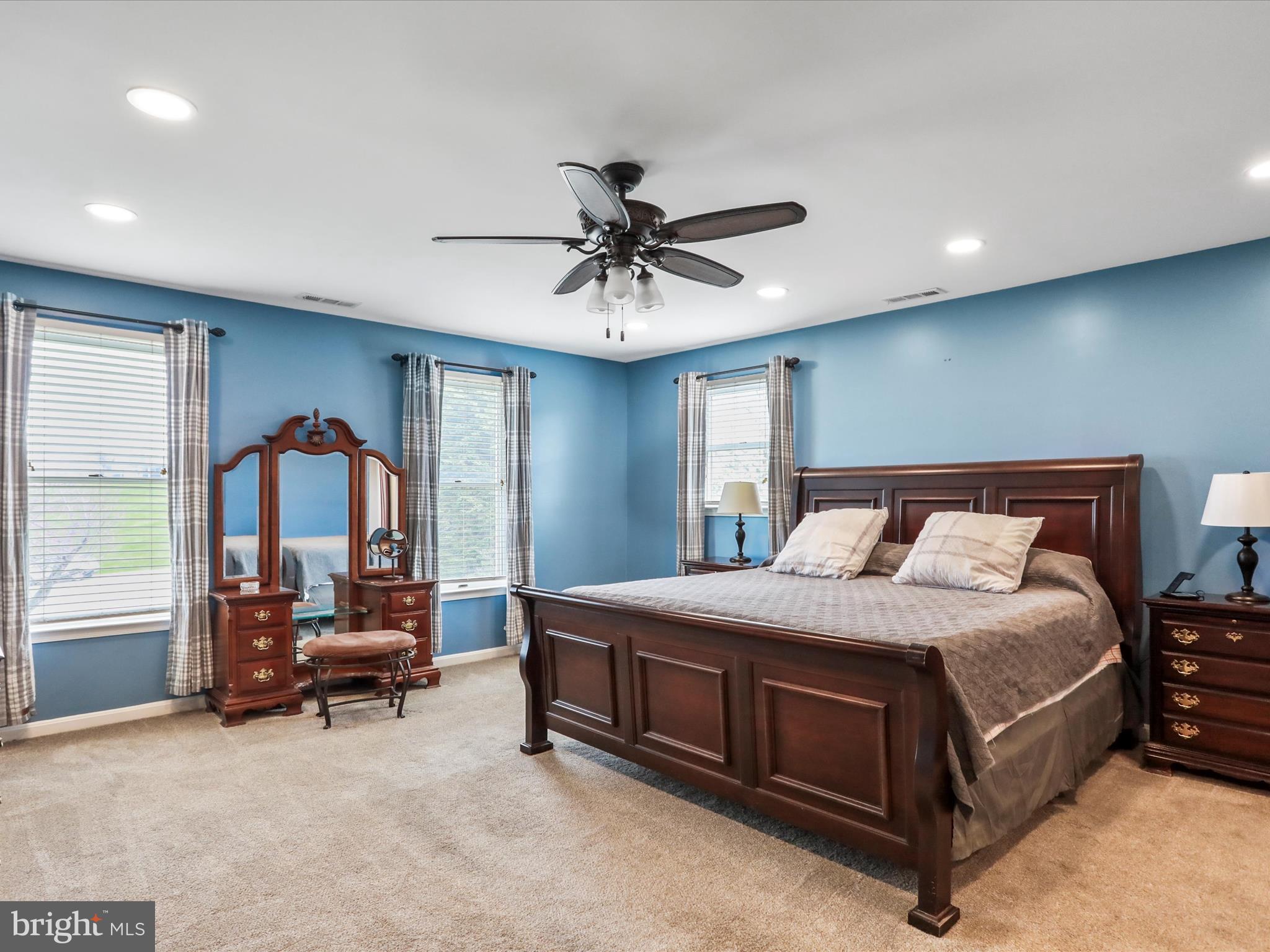 PROMISE LAND - Residential