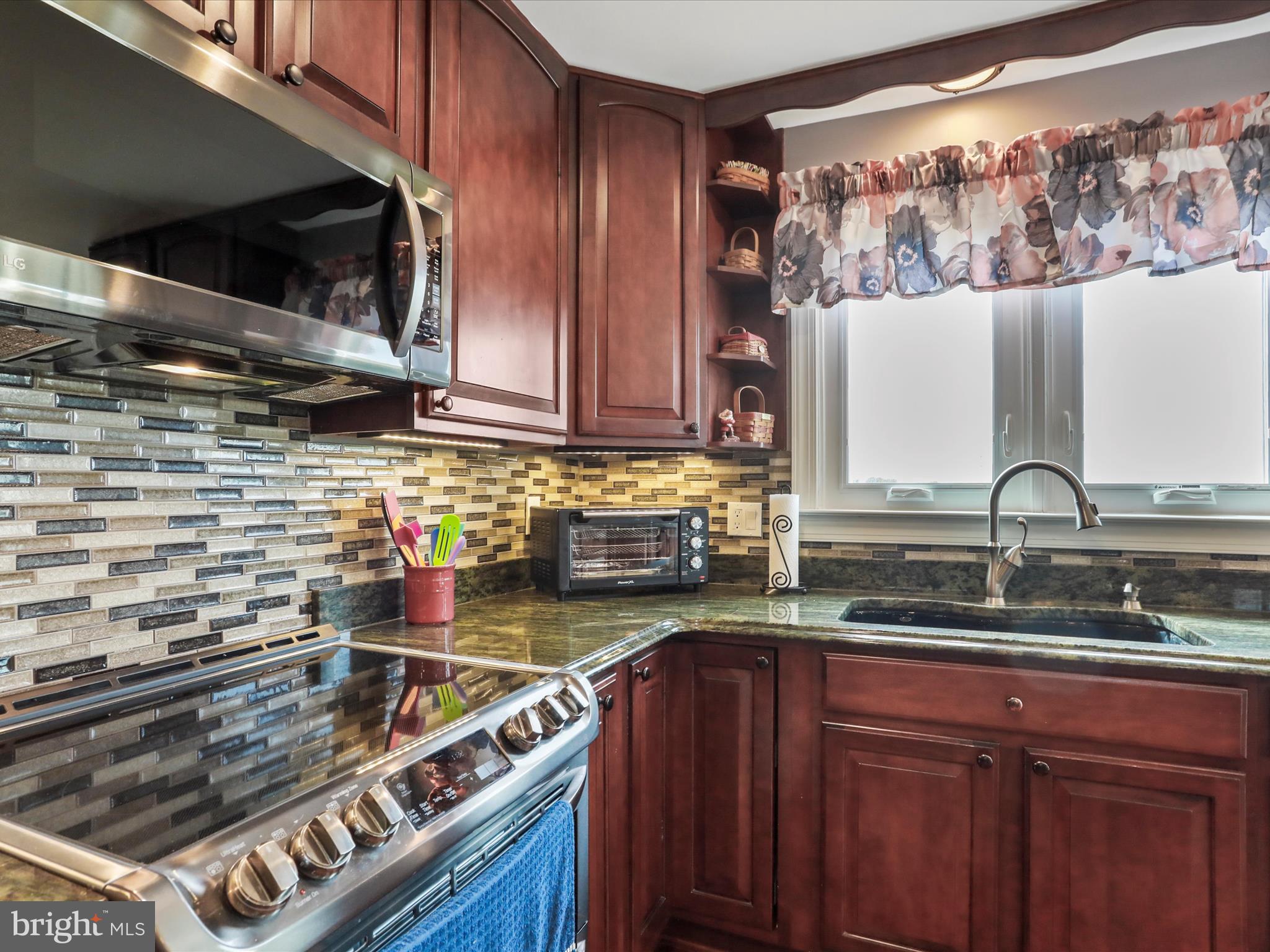 PROMISE LAND - Residential