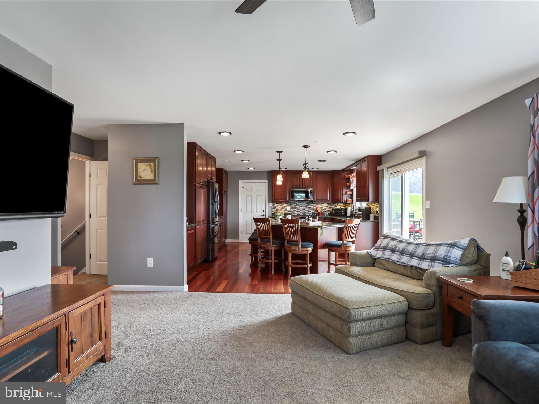 PROMISE LAND - Residential