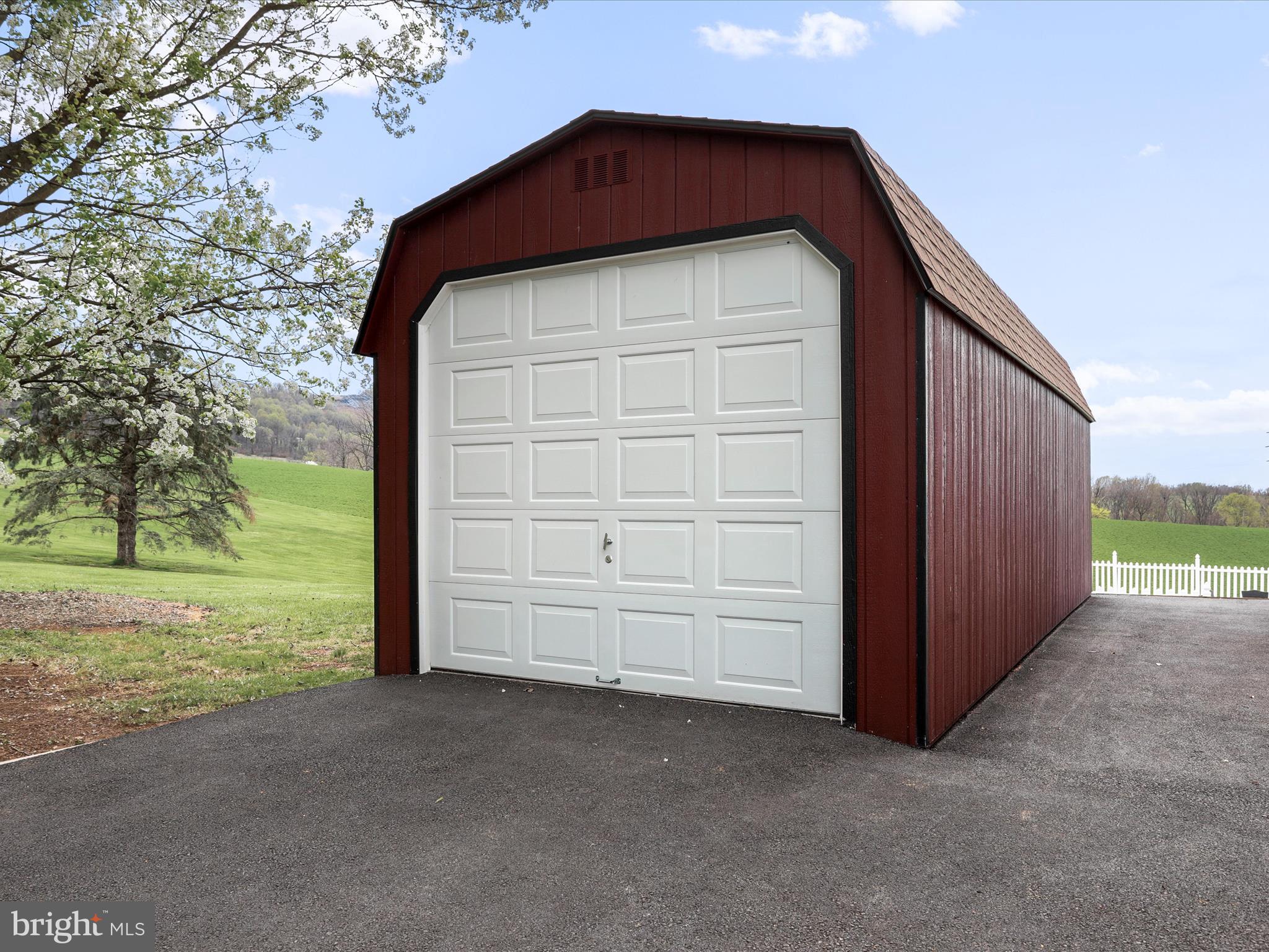 PROMISE LAND - Residential