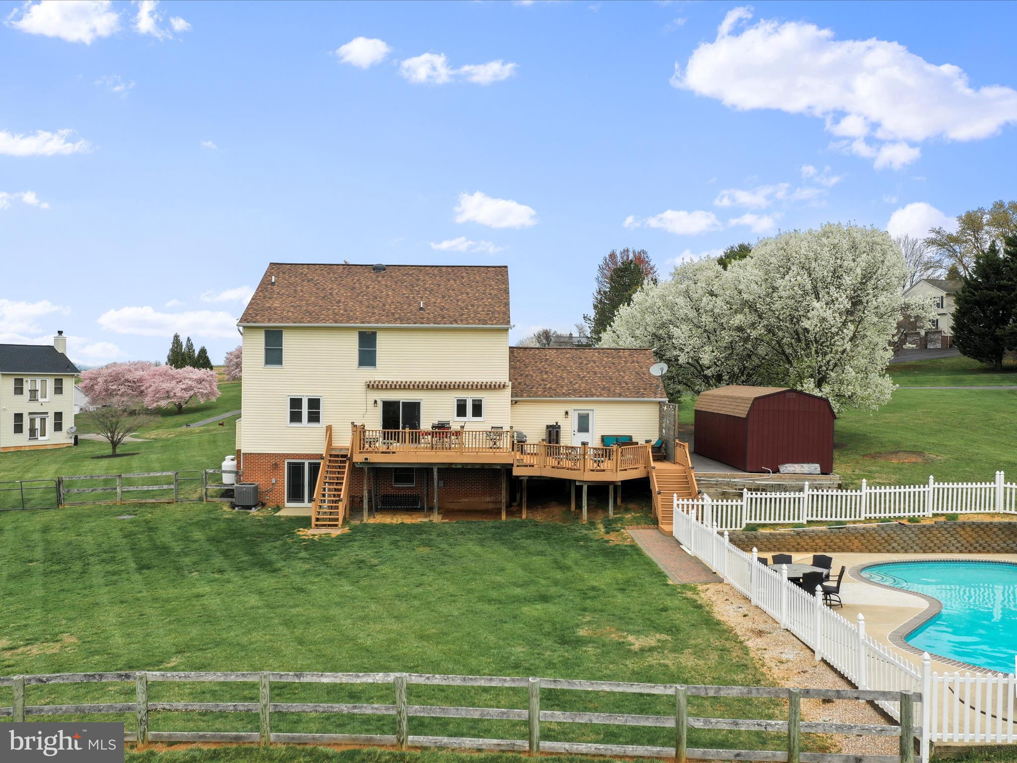 PROMISE LAND - Residential