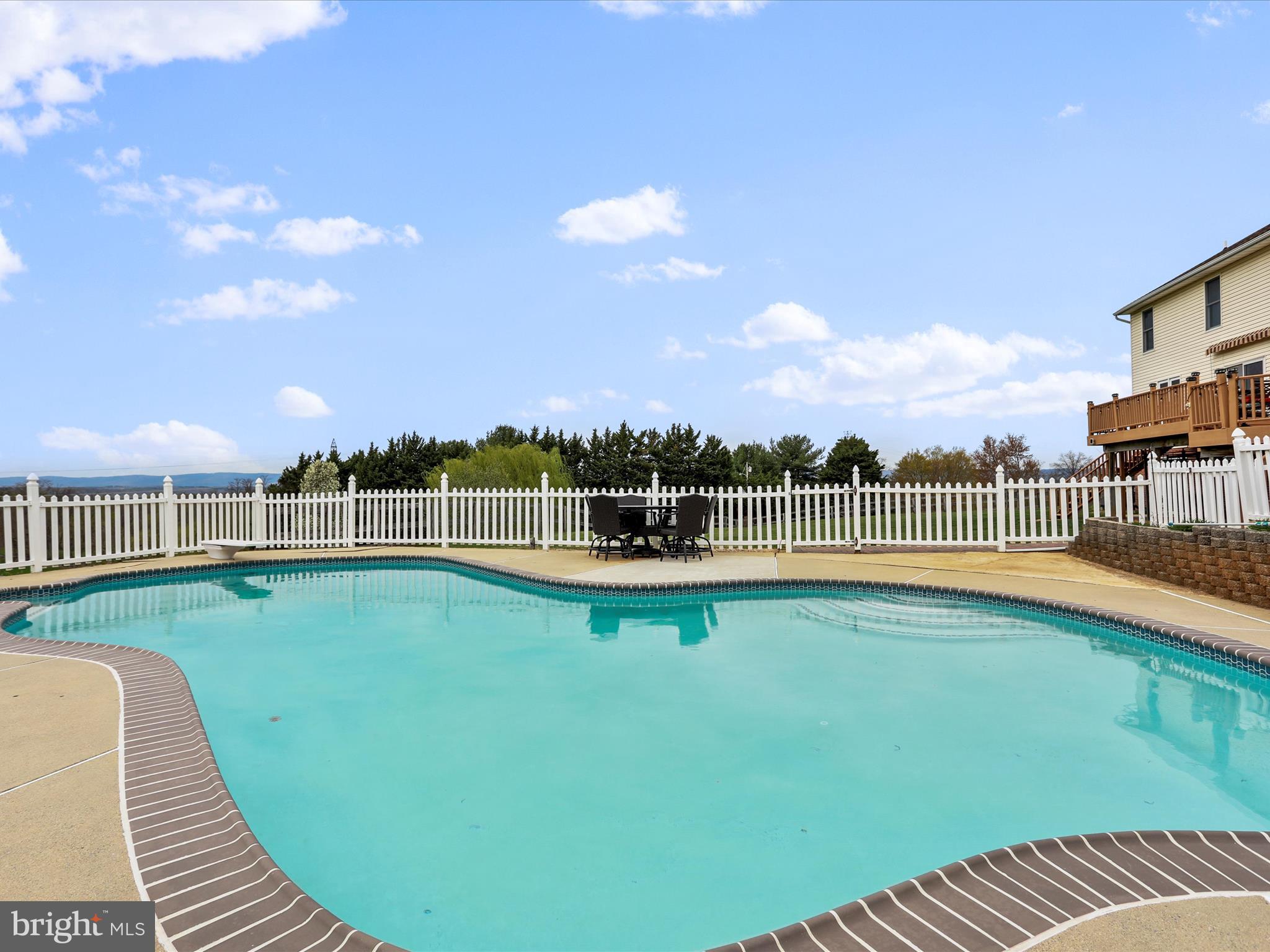 PROMISE LAND - Residential