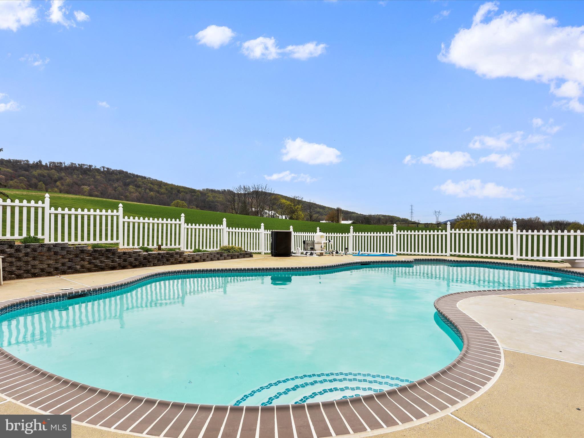 PROMISE LAND - Residential