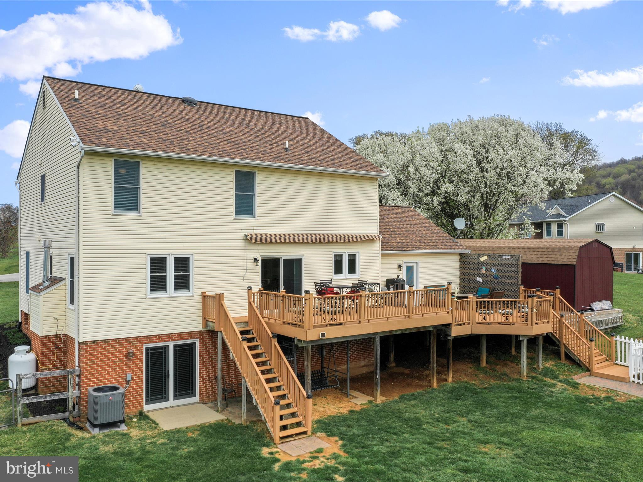 PROMISE LAND - Residential