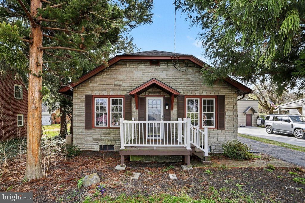 Photo of 166 E New Street, MOUNTVILLE, PA 17554 (MLS # PALA2085502)