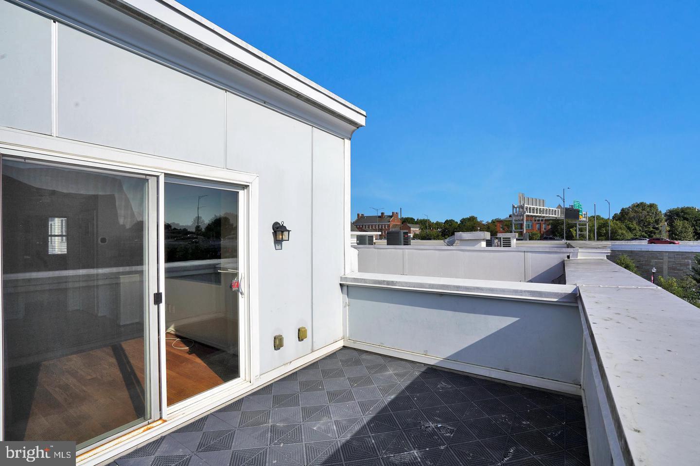 CAPITOL QUARTER - Residential Lease