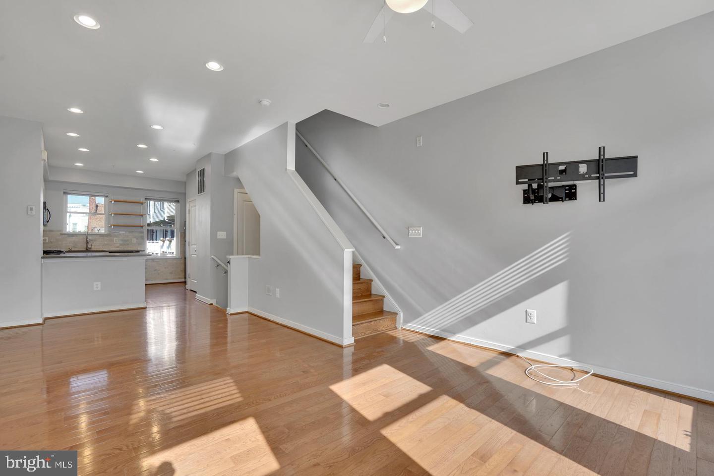 CAPITOL QUARTER - Residential Lease