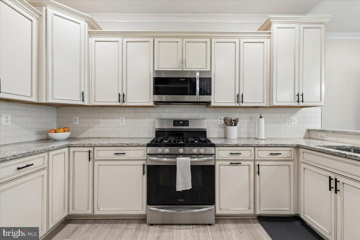 7948 POTTER PLACE 948-B