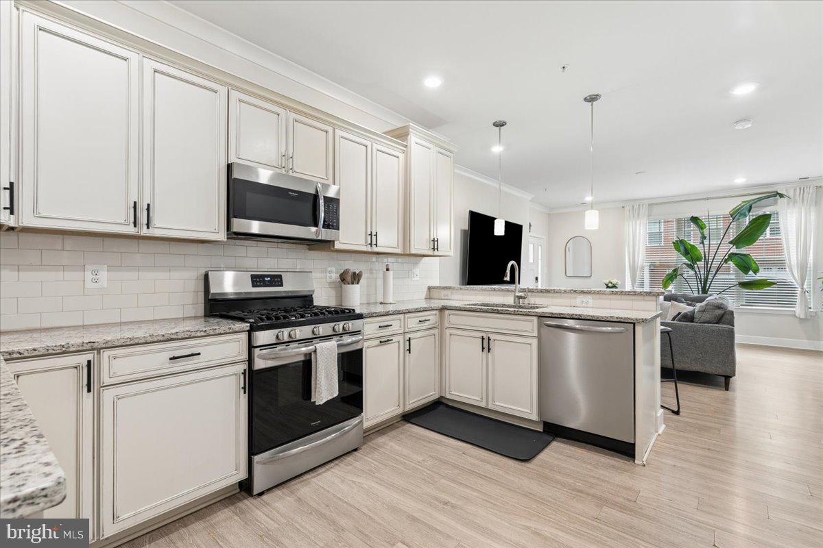 7948 POTTER PLACE 948-B