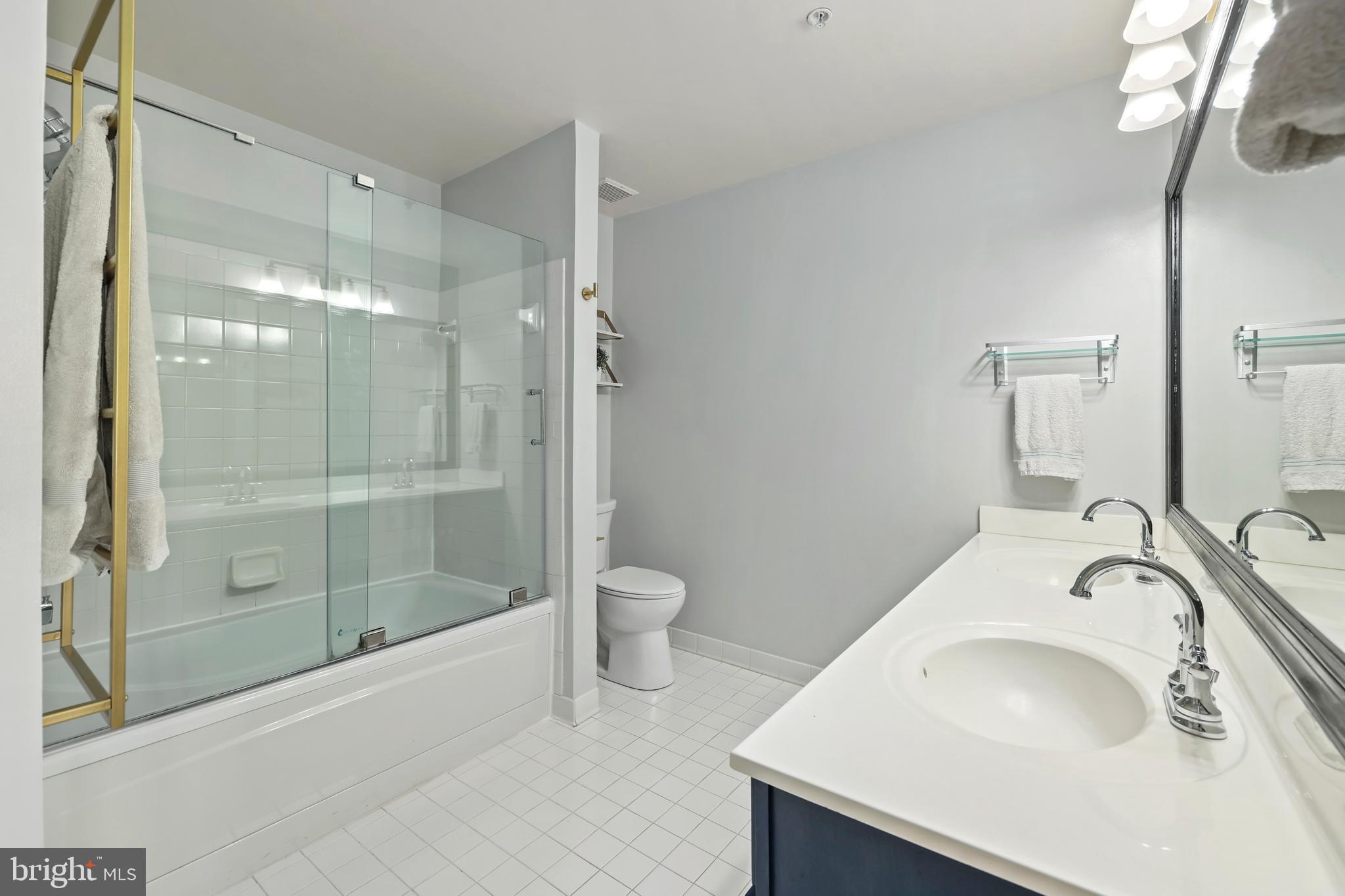 LINCOLN PARK - Residential