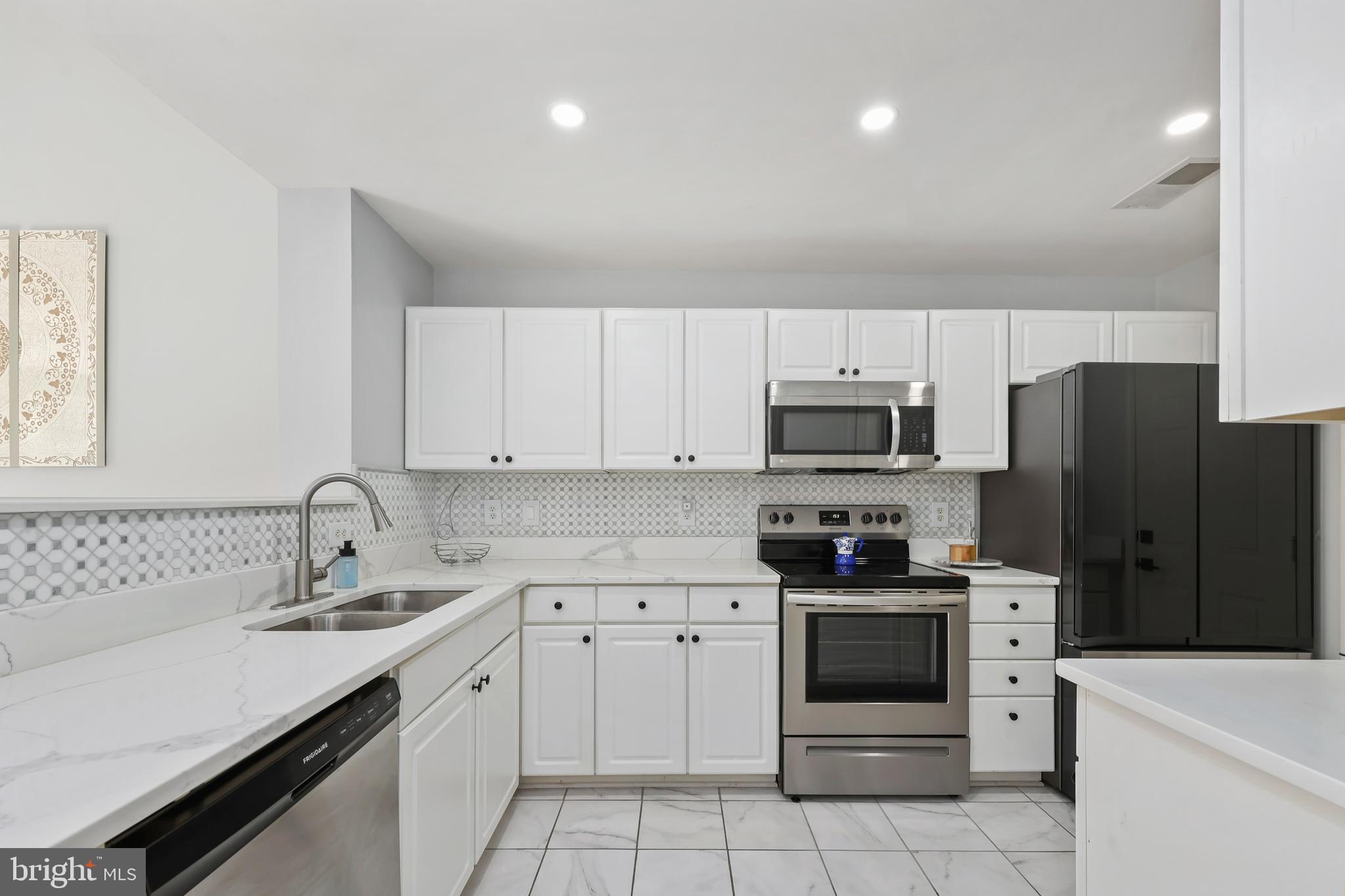 LINCOLN PARK - Residential