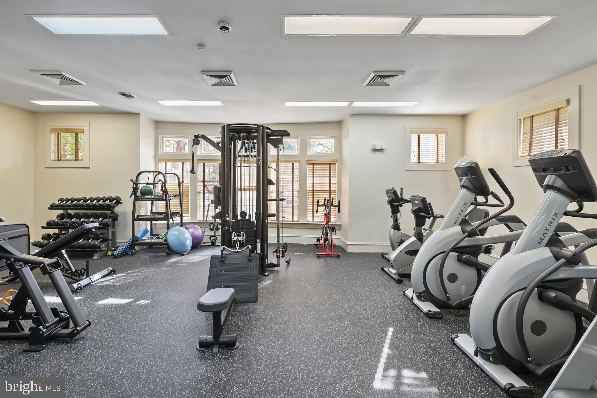 LINCOLN PARK - Residential