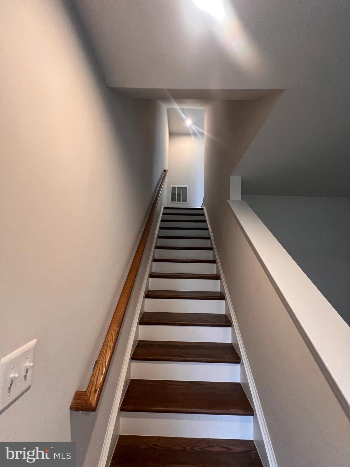 PRESIDENTS POINTE - Residential Lease